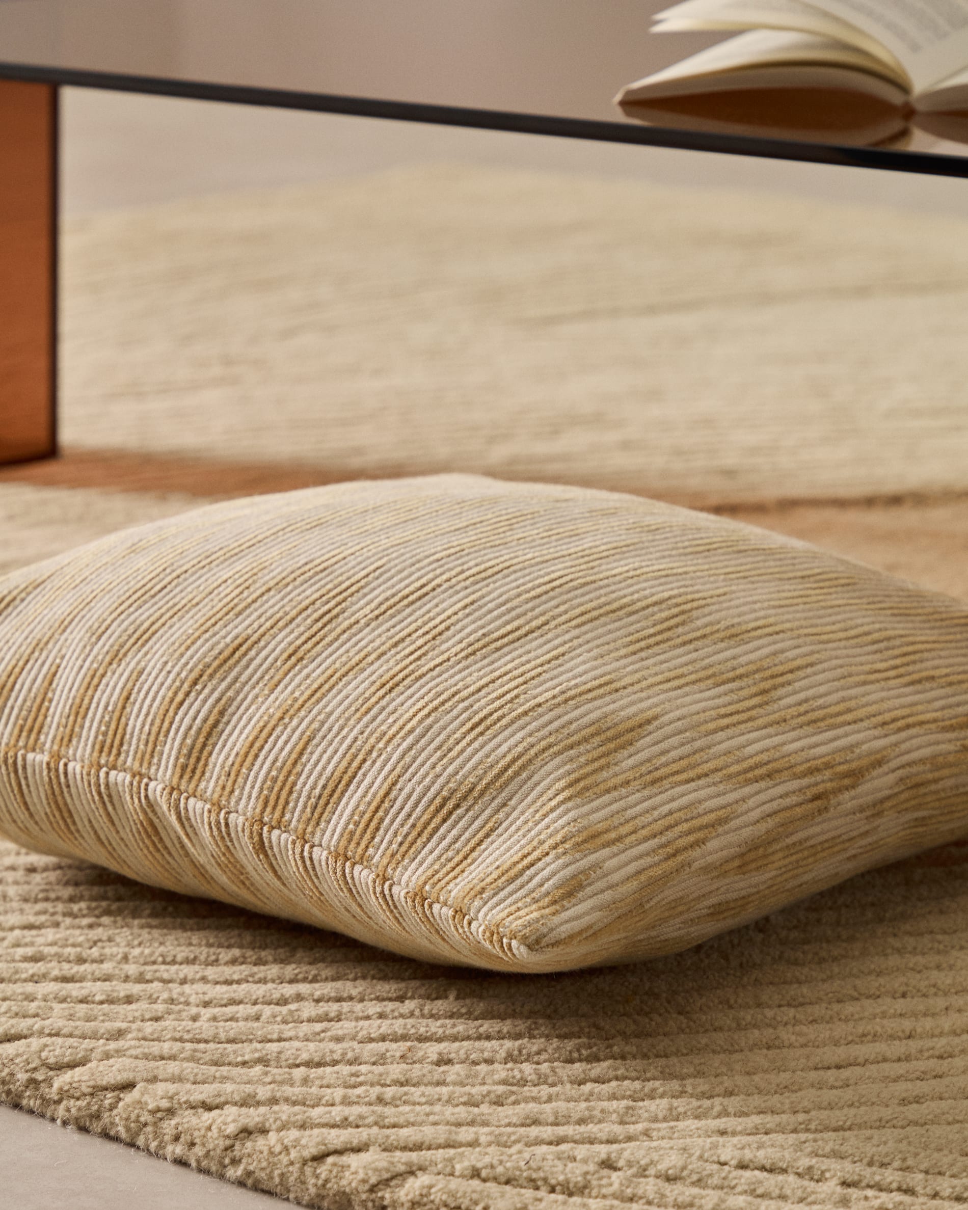 Sigato beige and ecru viscose and cotton, 45 x 45 cm