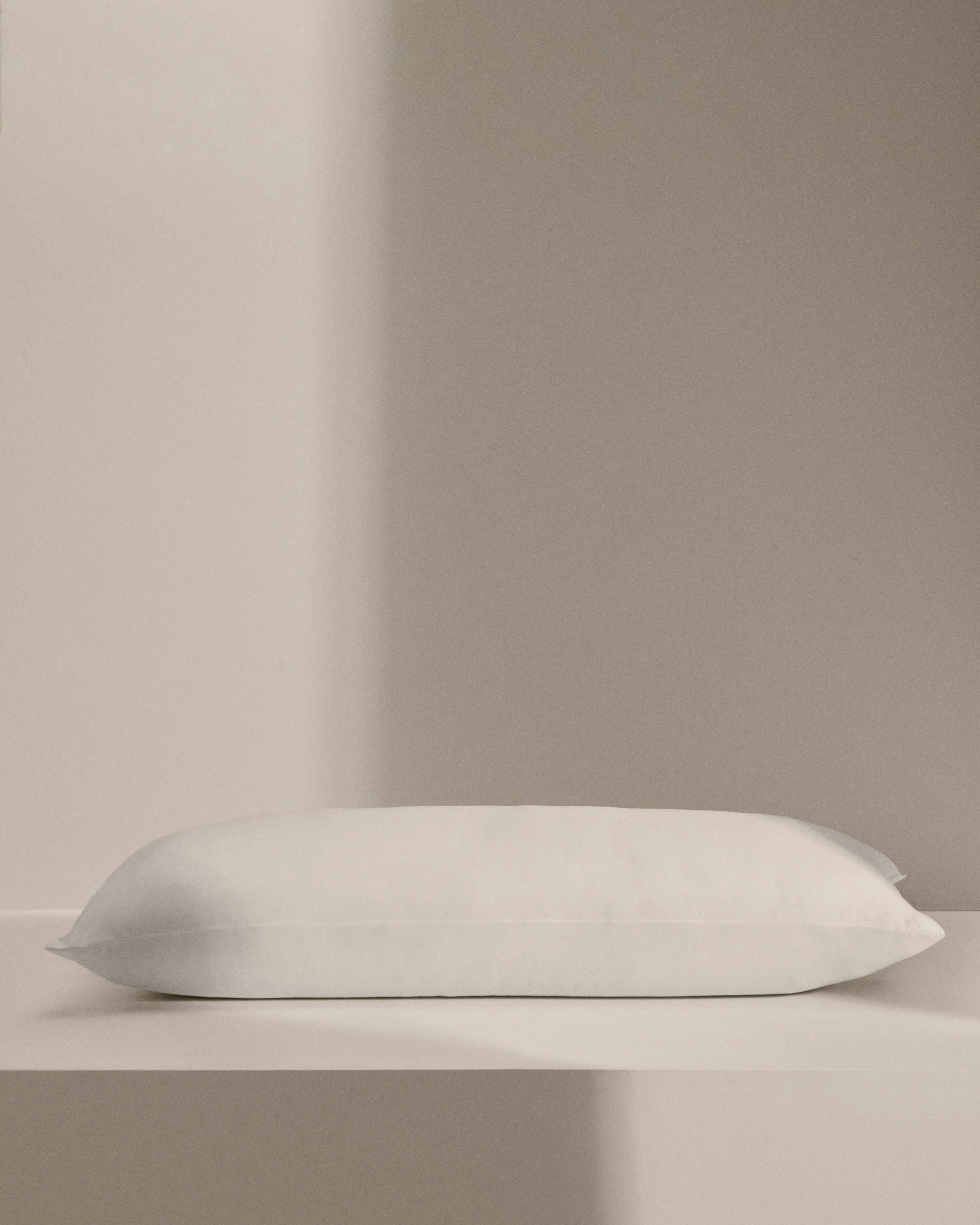 Duca pillow with 10% down and 90% feather 90 x 40 cm made in Spain