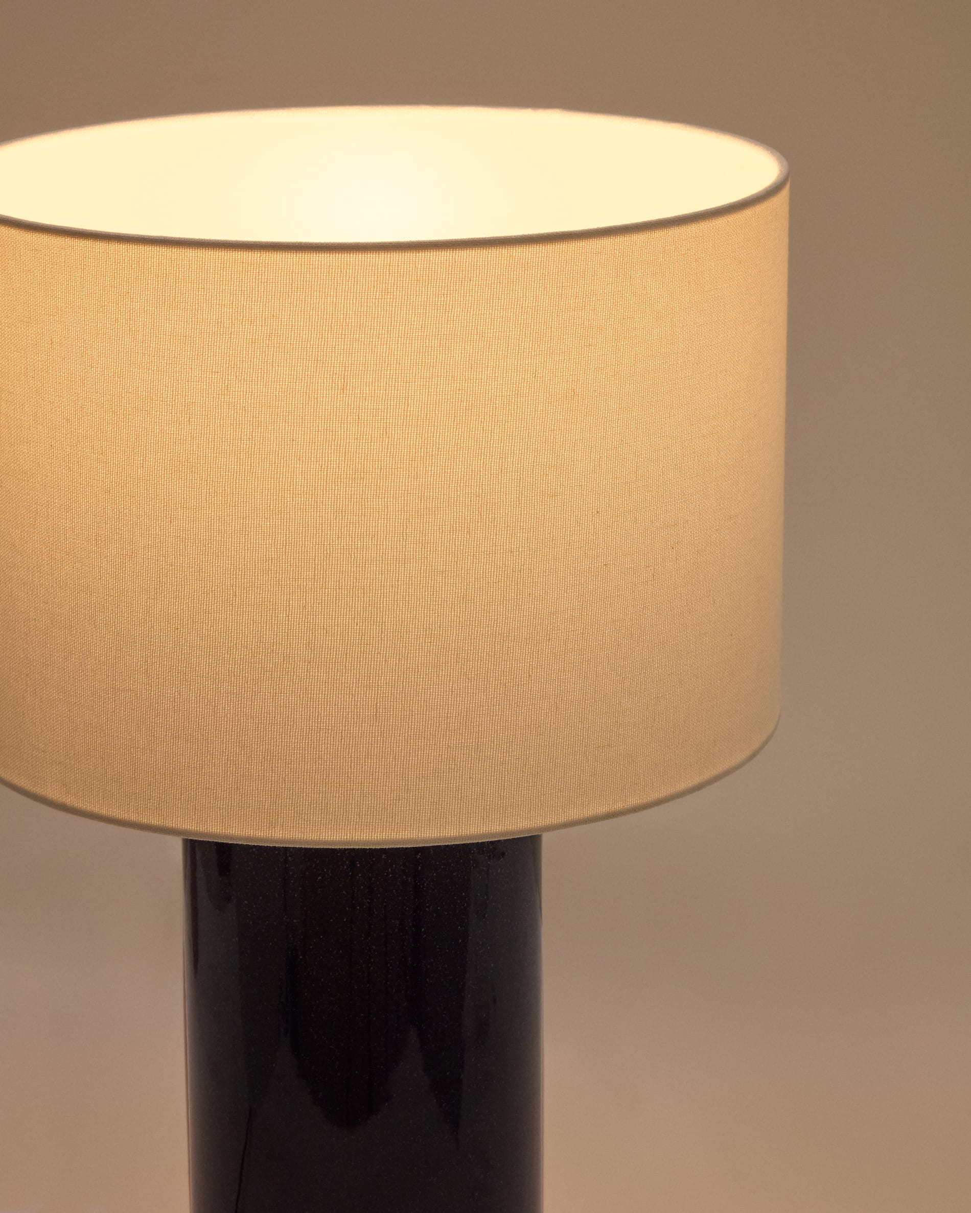 Toneric ceramic table lamp with blue finish and cotton