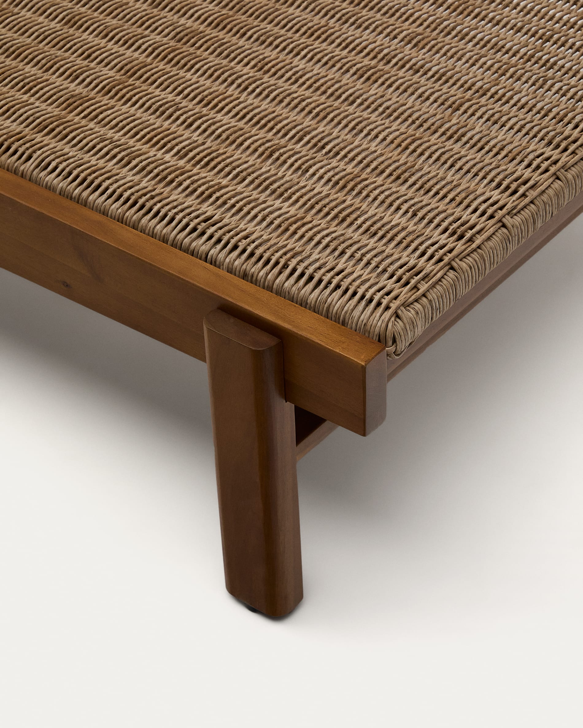 Itani sun lounger in FSC 100% solid acacia wood and synthetic rattan
