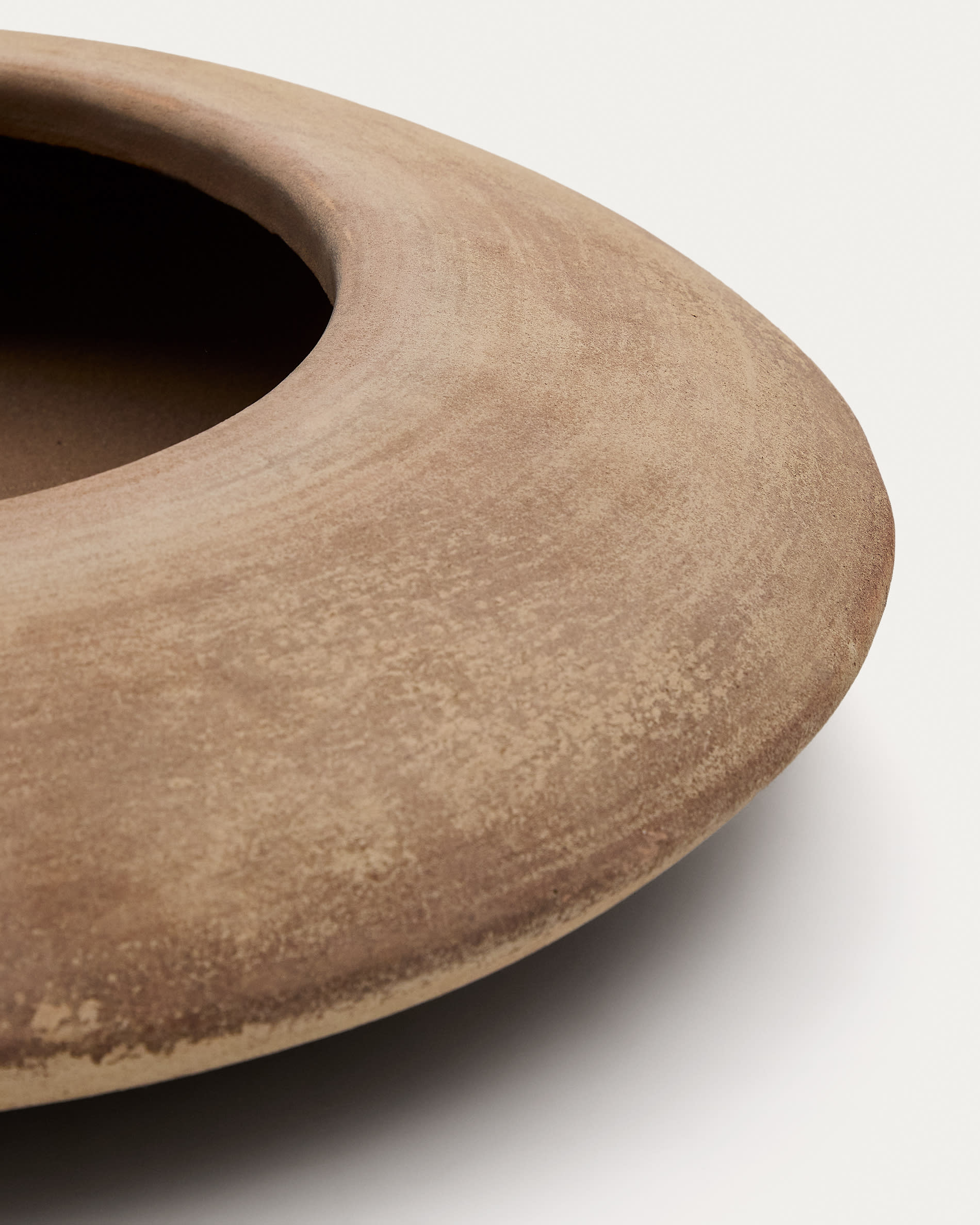 Rivor terracotta planter with natural finish Ø 50cm