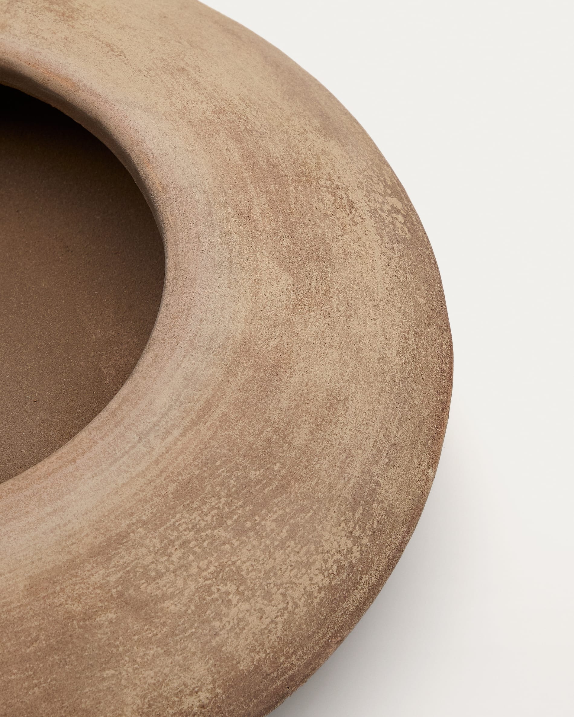 Rivor terracotta planter with natural finish Ø 50cm