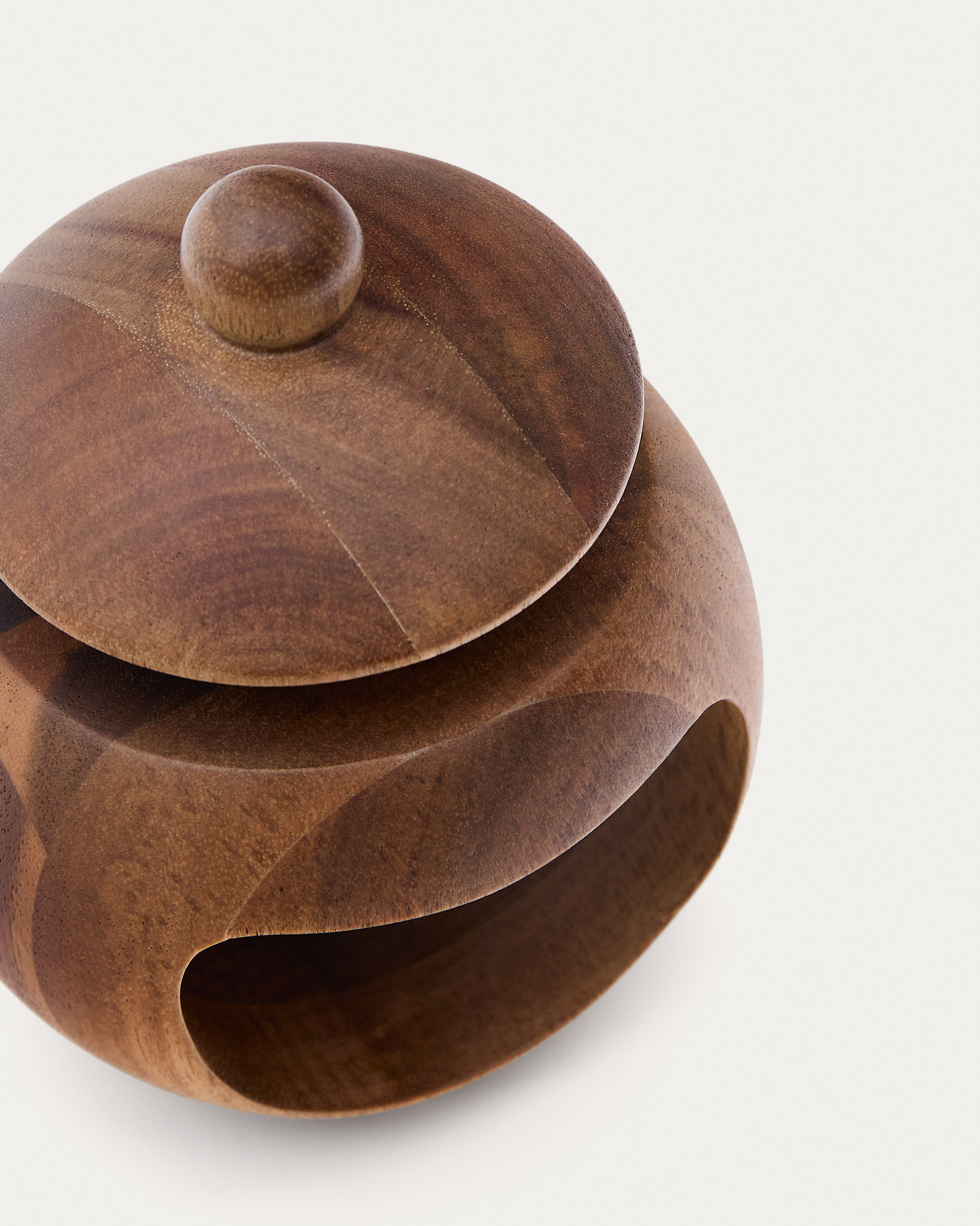 Nukha nutcracker in FSC 100% acacia wood