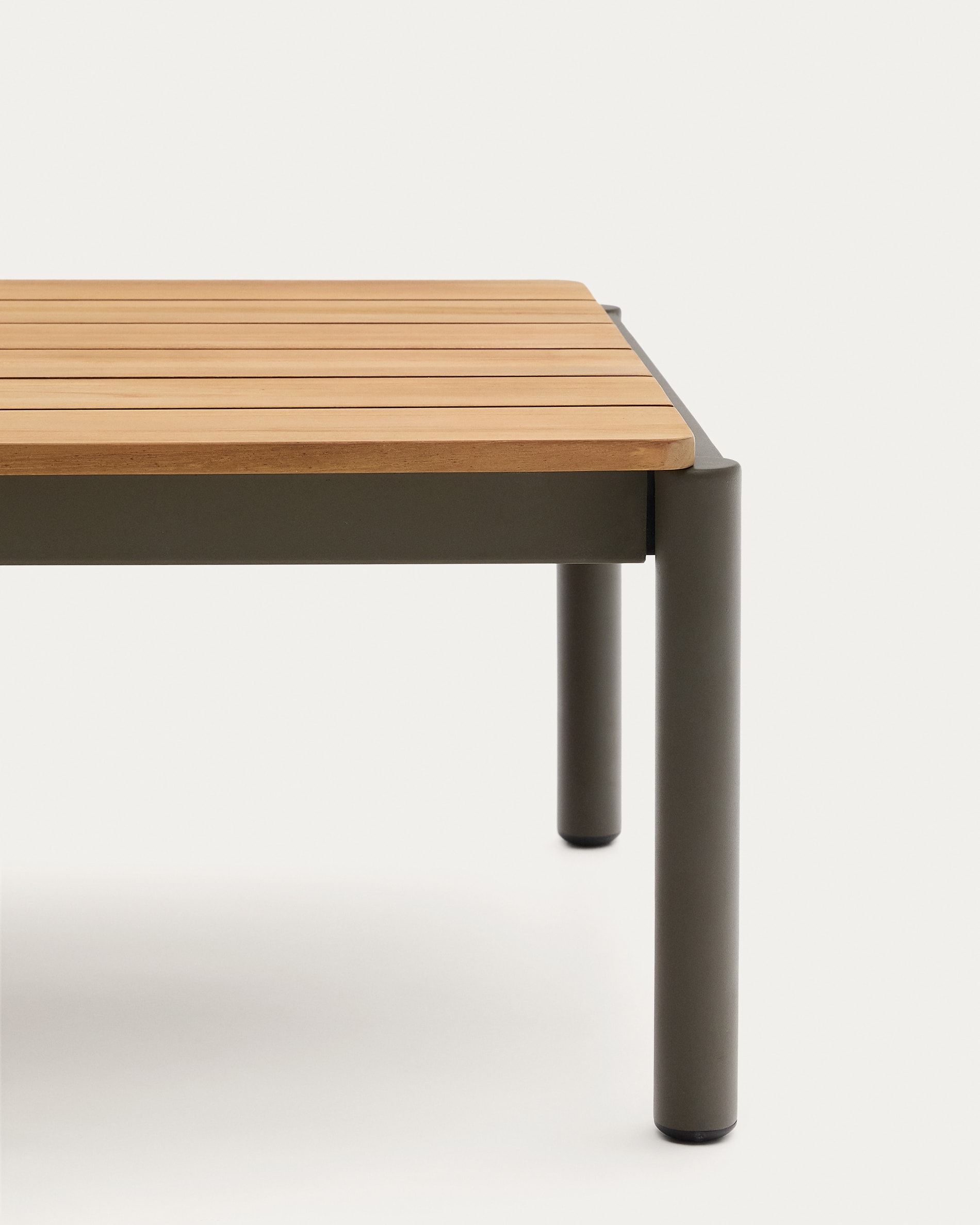 Sorells coffee table in green aluminum and teak wood 63 x 144,6 cm FSC 100%