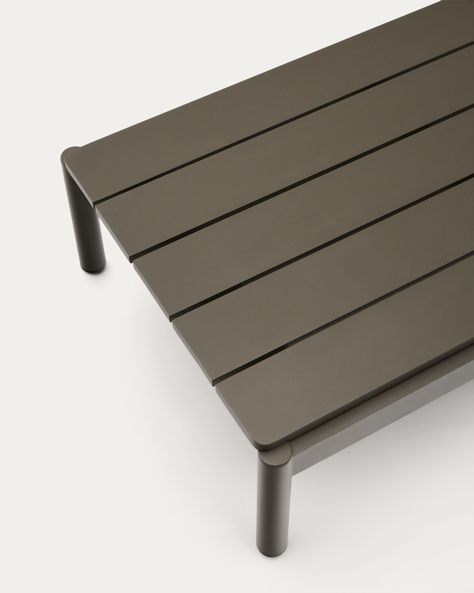 Sorells coffee table in green aluminum 52,4 x 91 cm