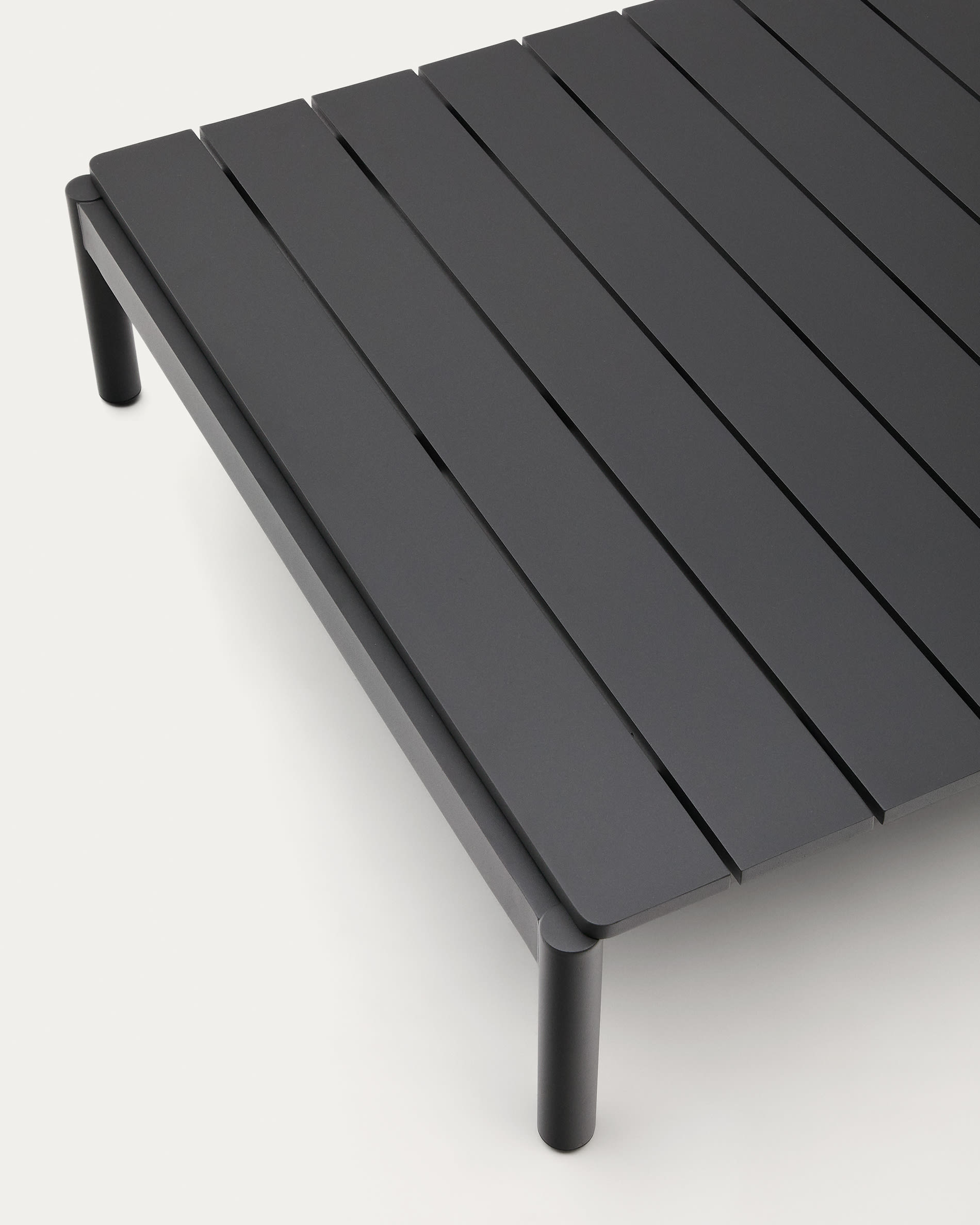 Sorells coffee table in gray aluminum 89 x 91 cm