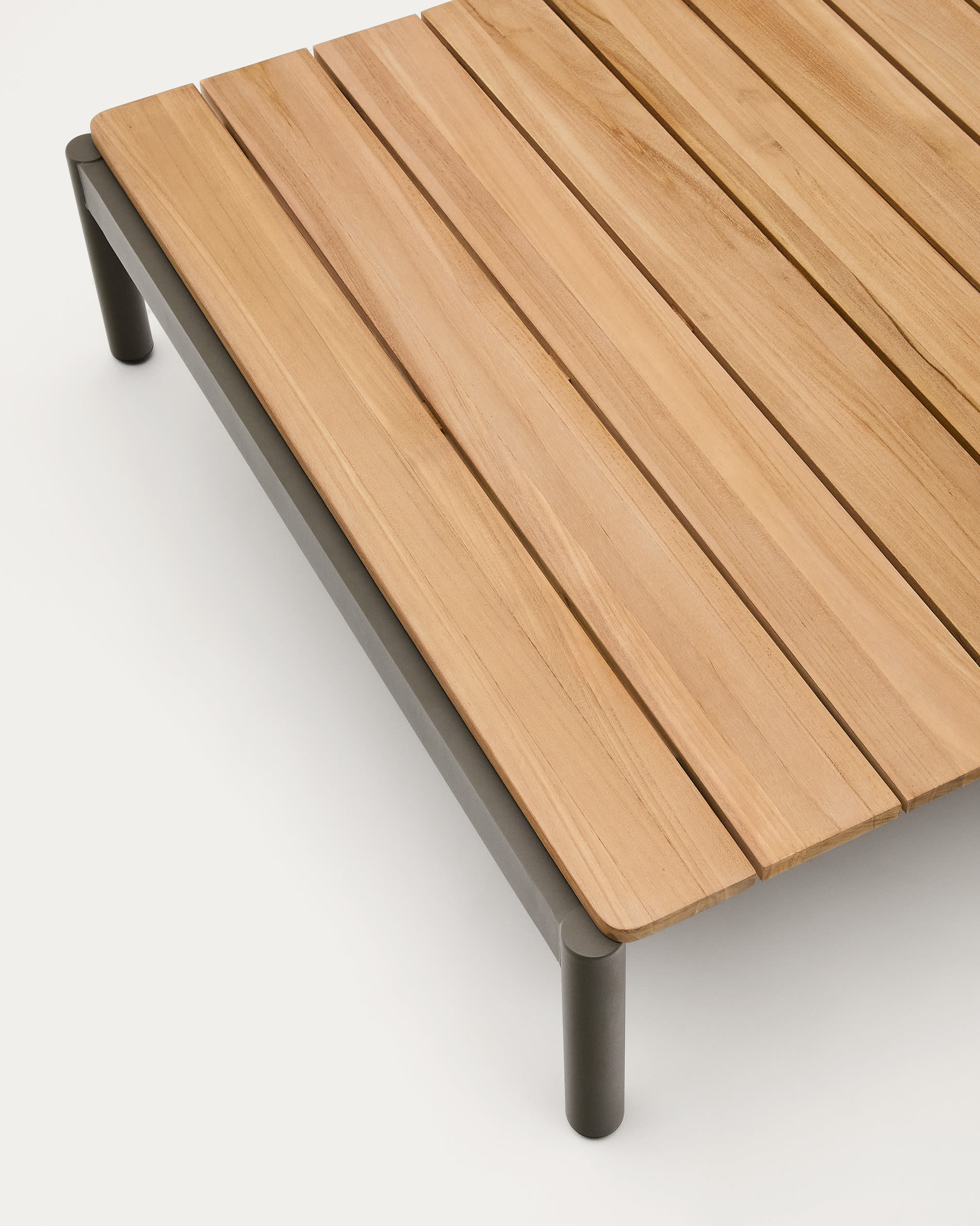 Sorells coffee table in green aluminum and teak wood 89 x 91 cm FSC 100%