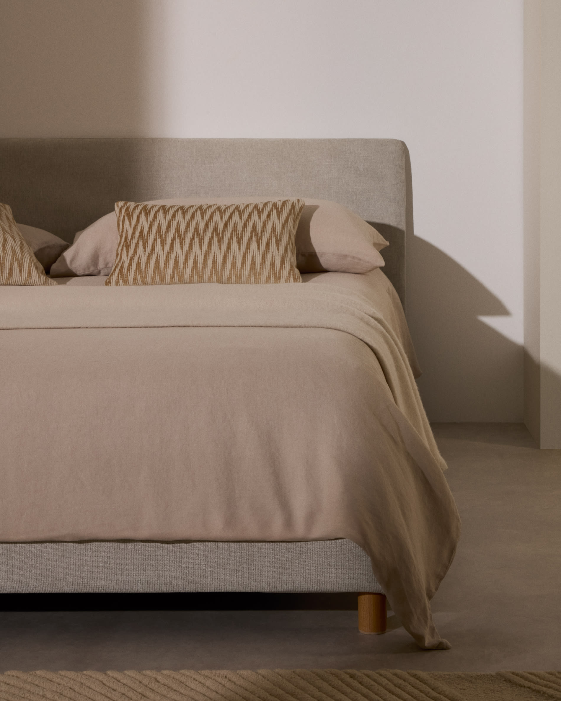 Pearl chenille Valma headboard with removable cover for beds up to 180 cm wide
