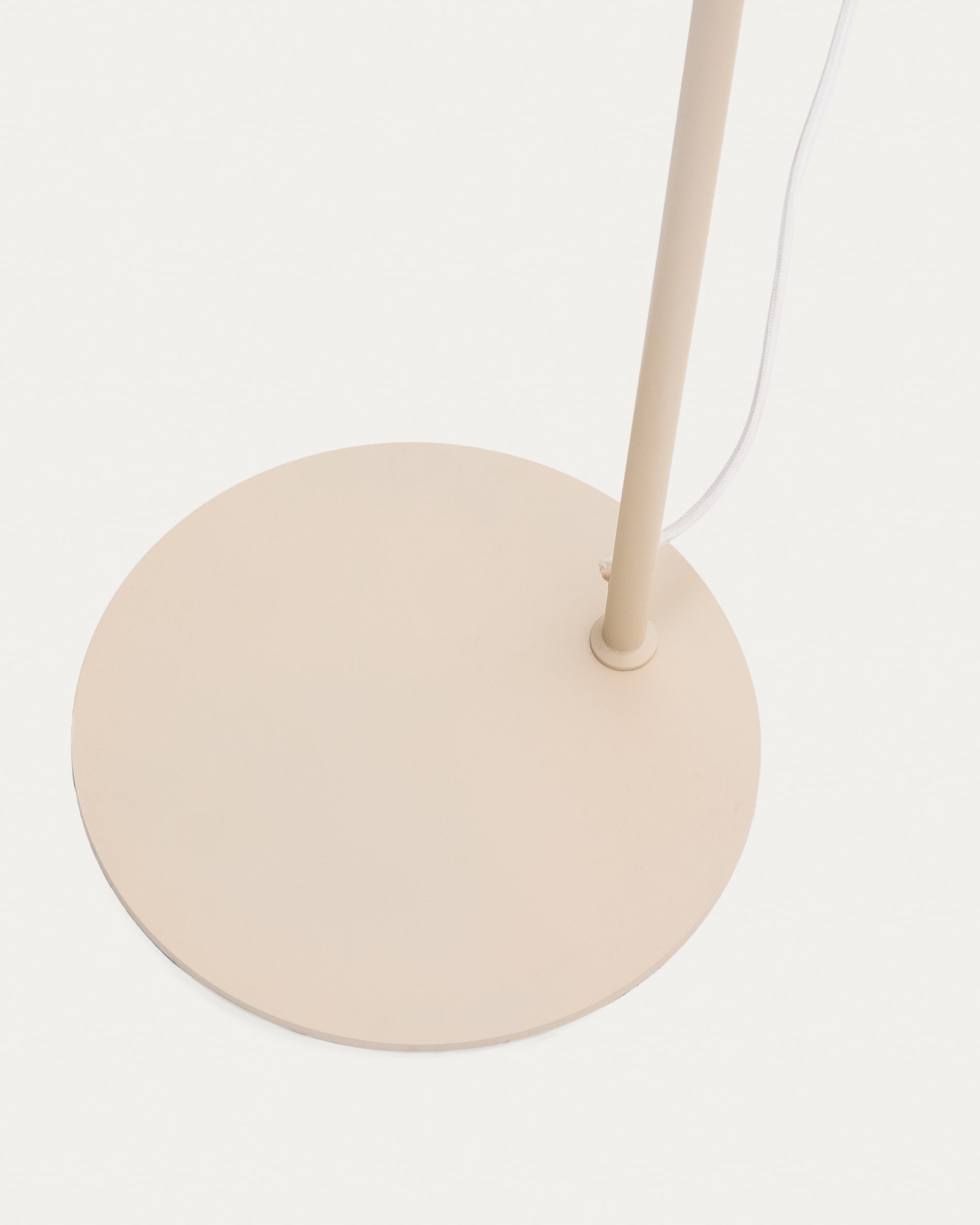 Manie metal floor lamp with beige textured finish