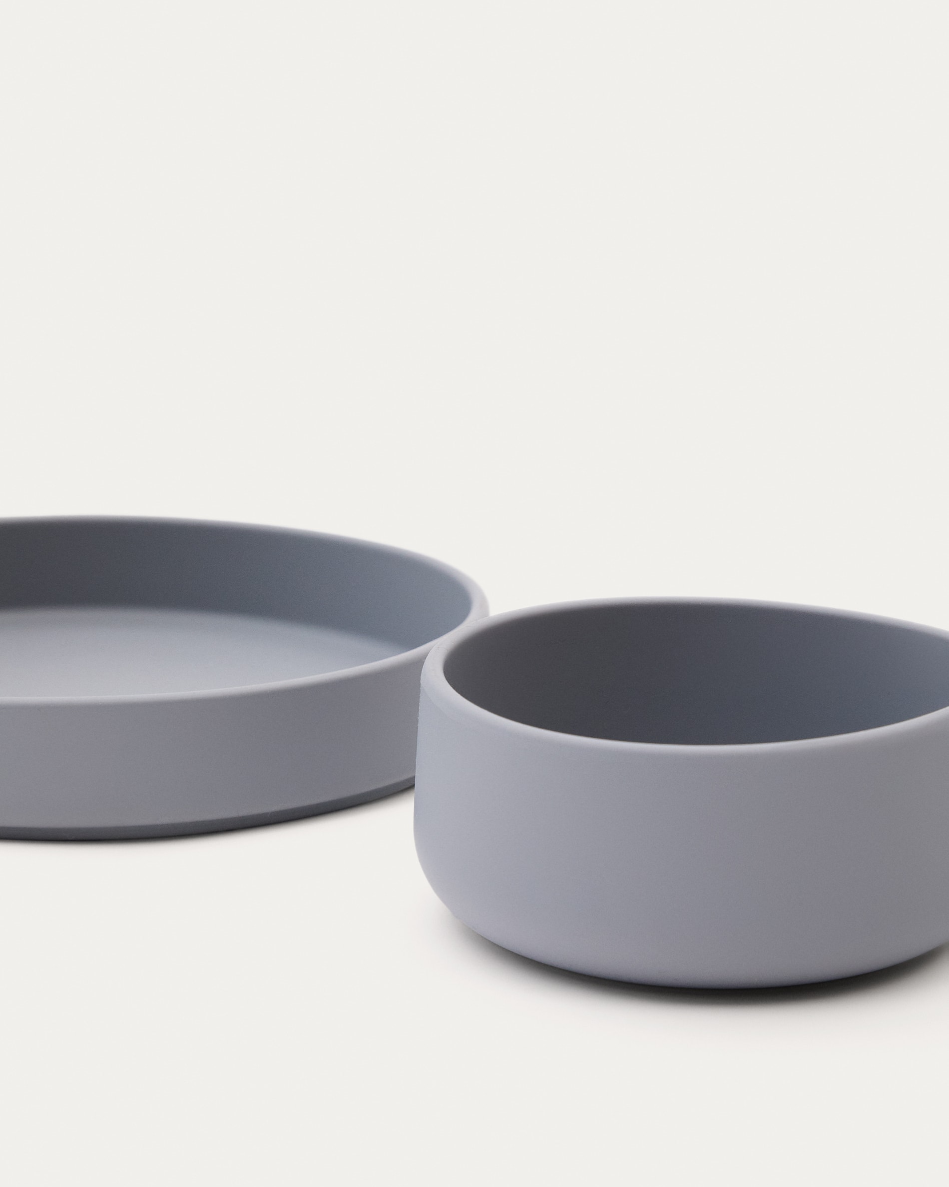Lili plate and bowl set in blue silicone