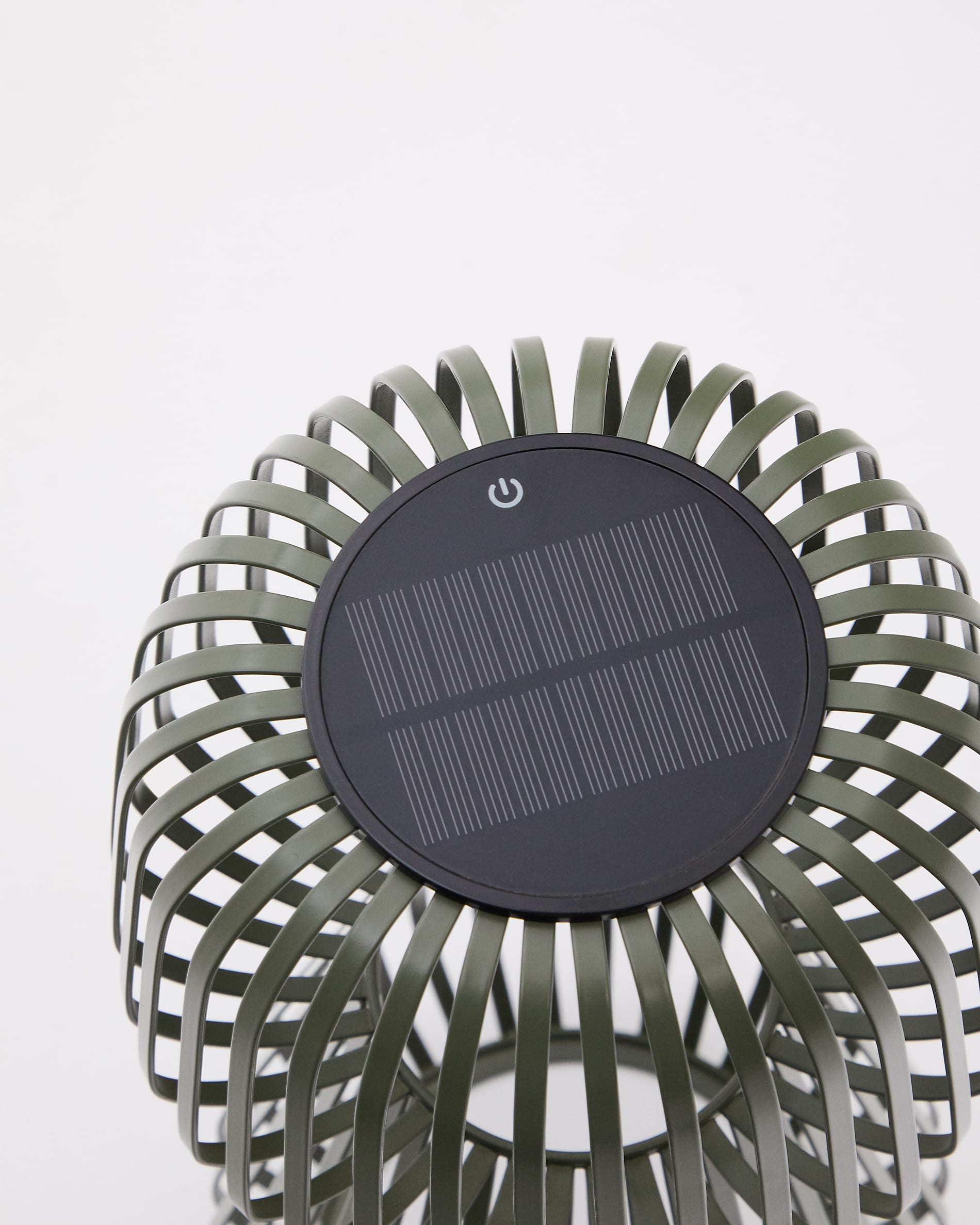 Reiba green metal solar table lamp