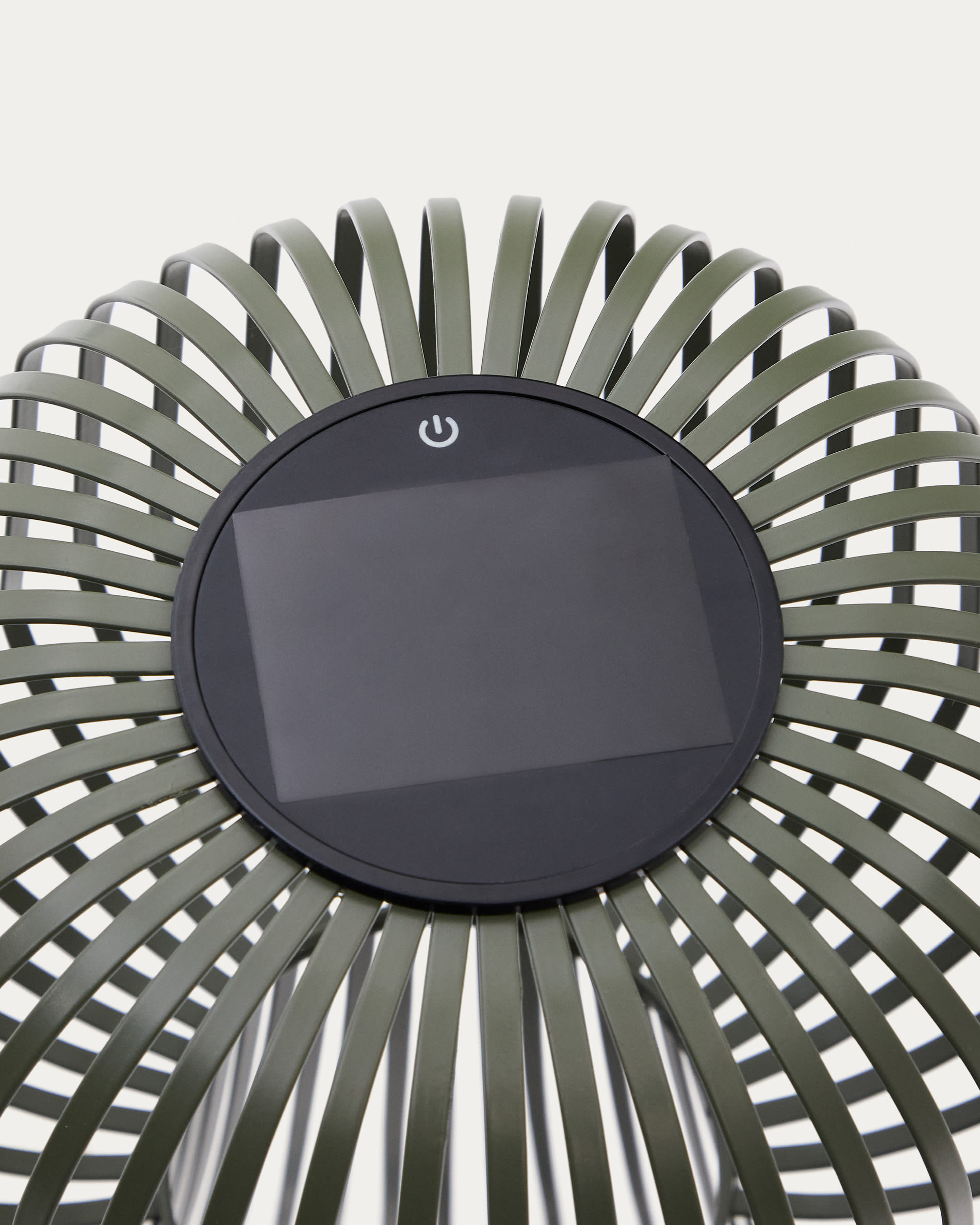 Reiba green metal solar floor lamp