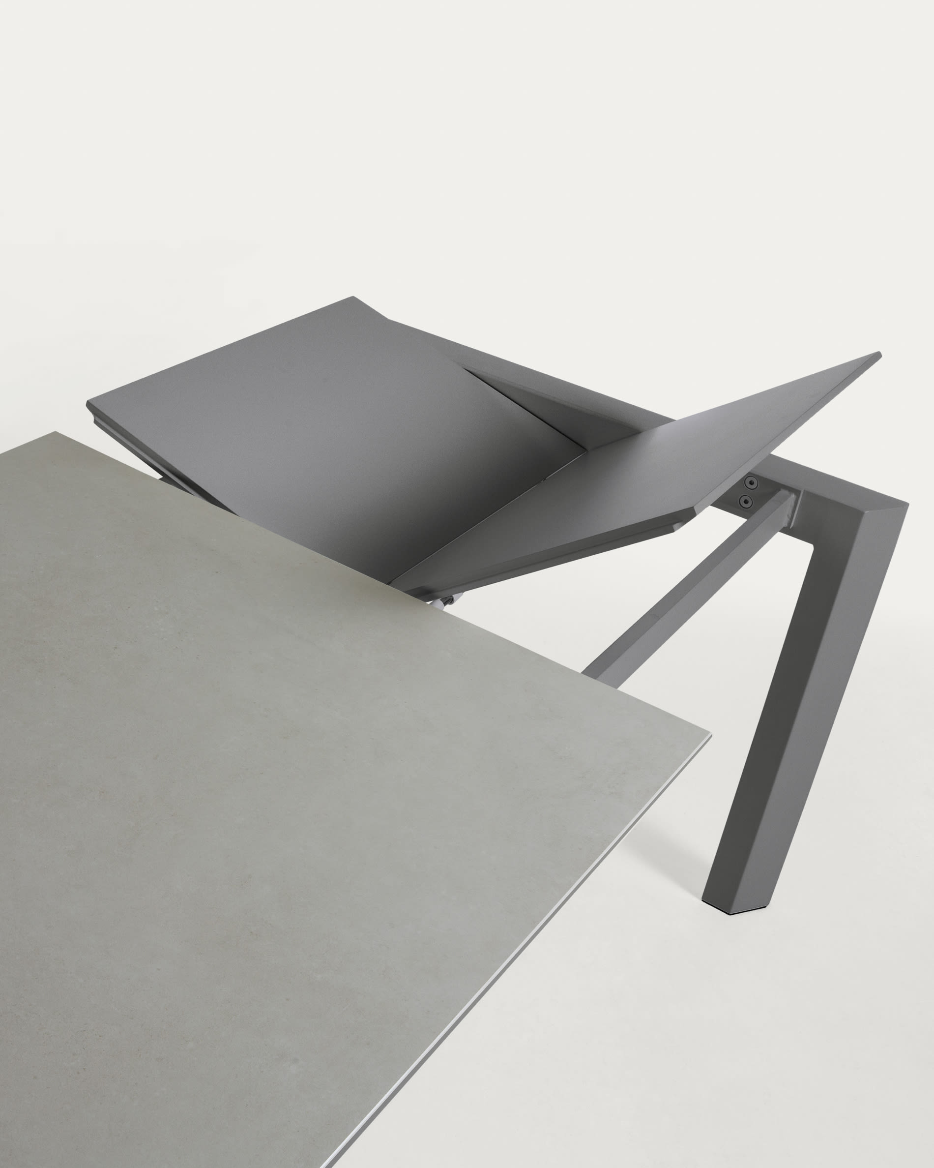 Table extensible Axis grès cérame finition Hydra Plomo pieds — Kave Home