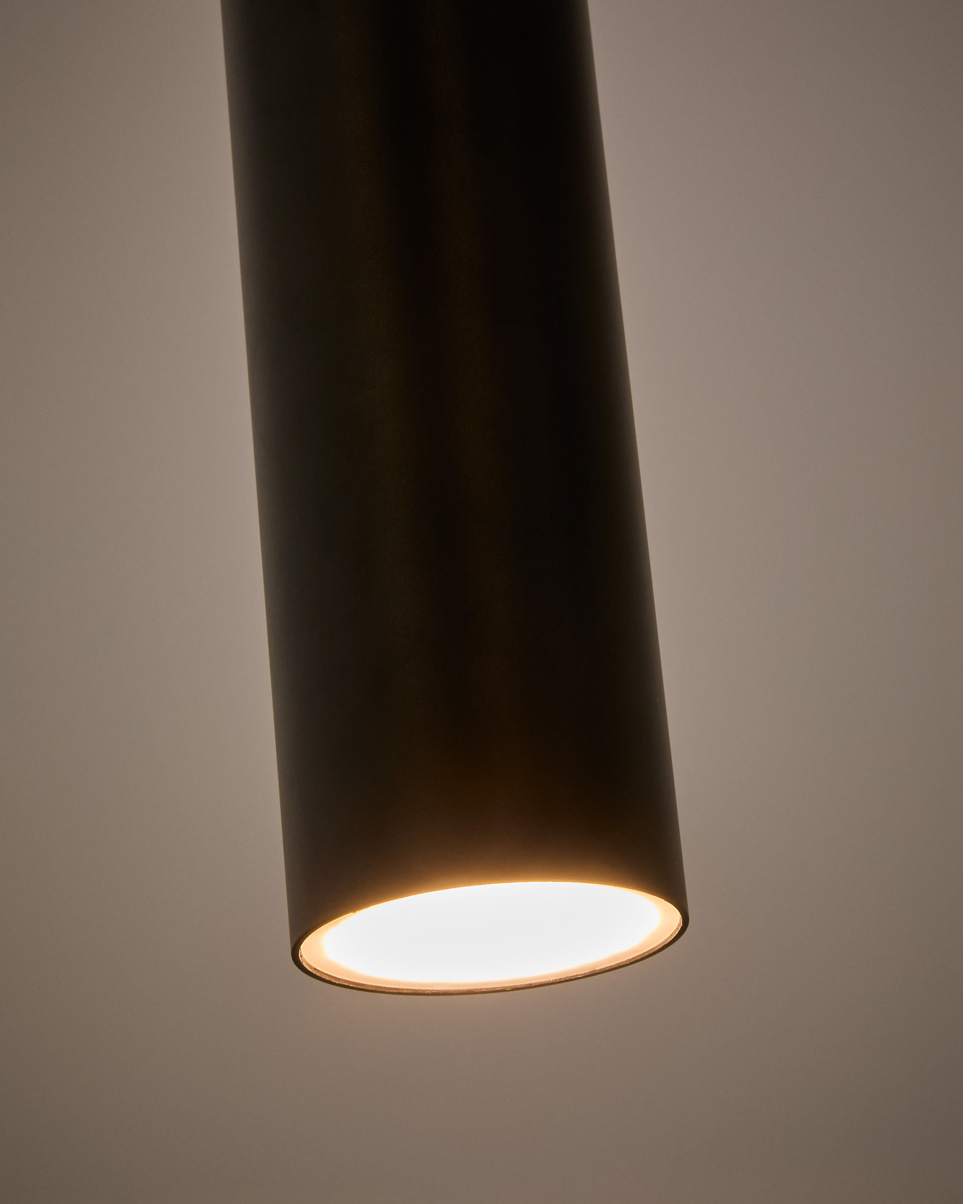 Andia aluminium ceiling lamp with black painted finish