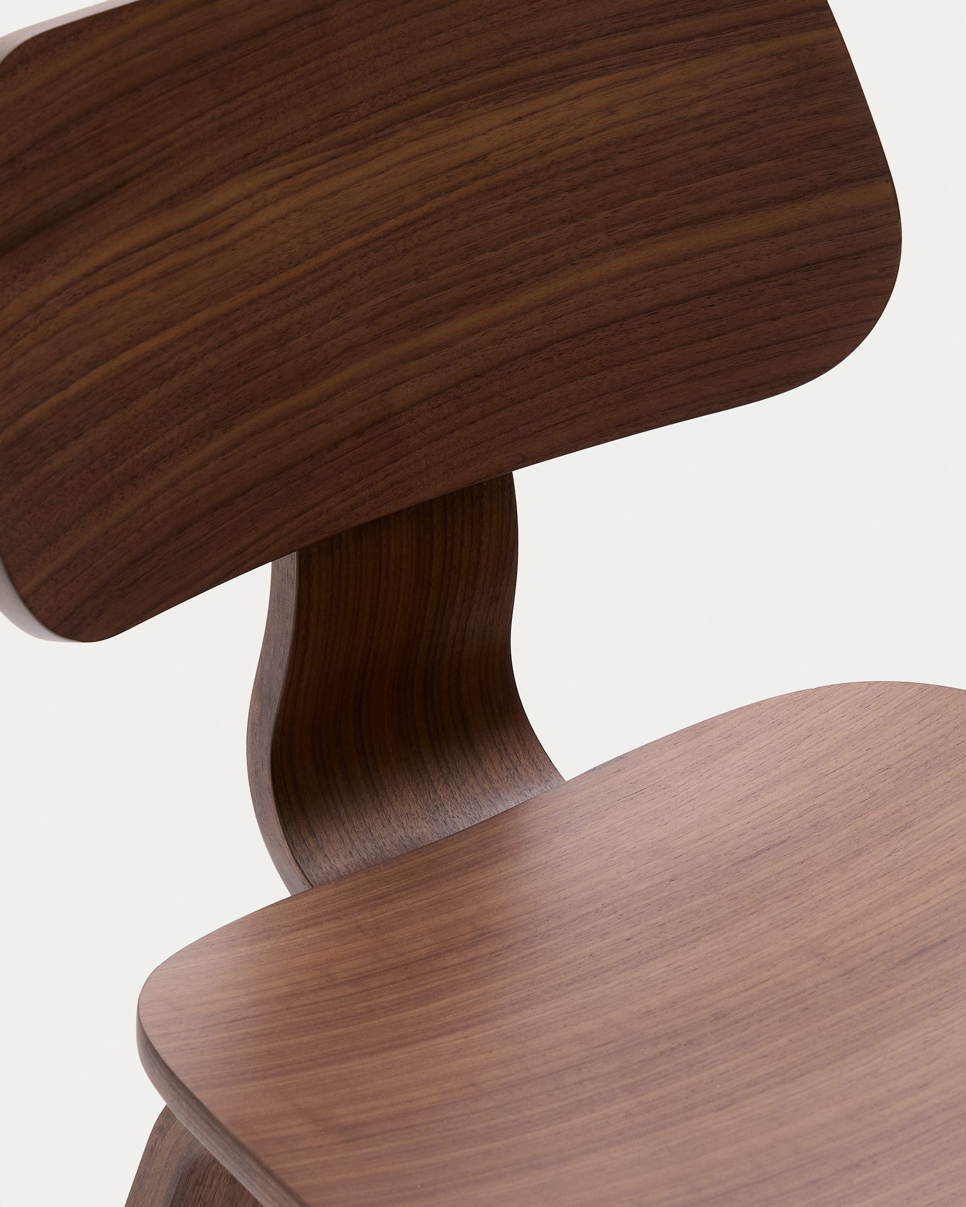 Gena chair in walnut veneer