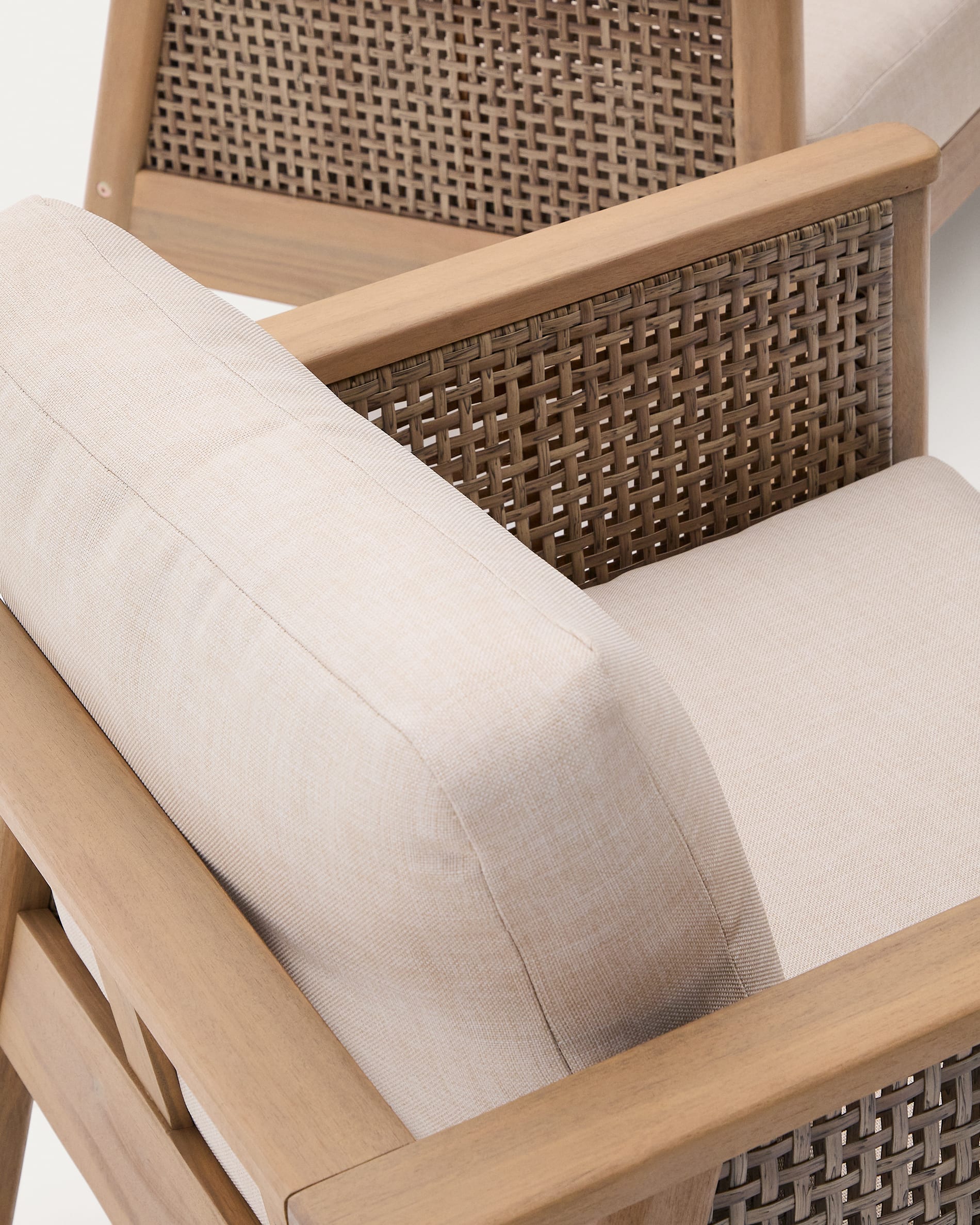 Alabe set consisting of one 2-seater sofa, 2 armchairs and one coffee table in FSC 100% acacia wood