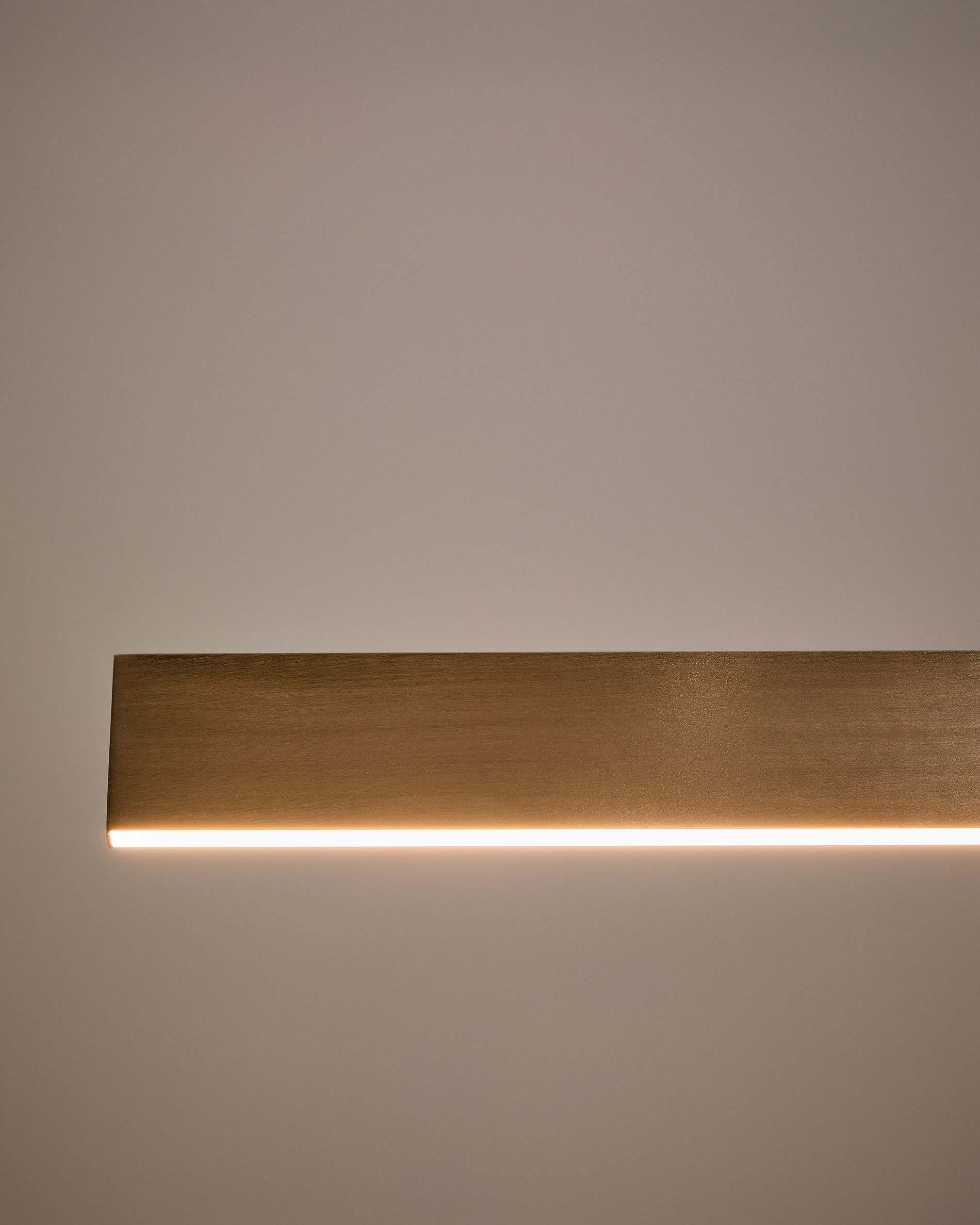 Boadella aluminium ceiling lamp with silver brushed painted finish