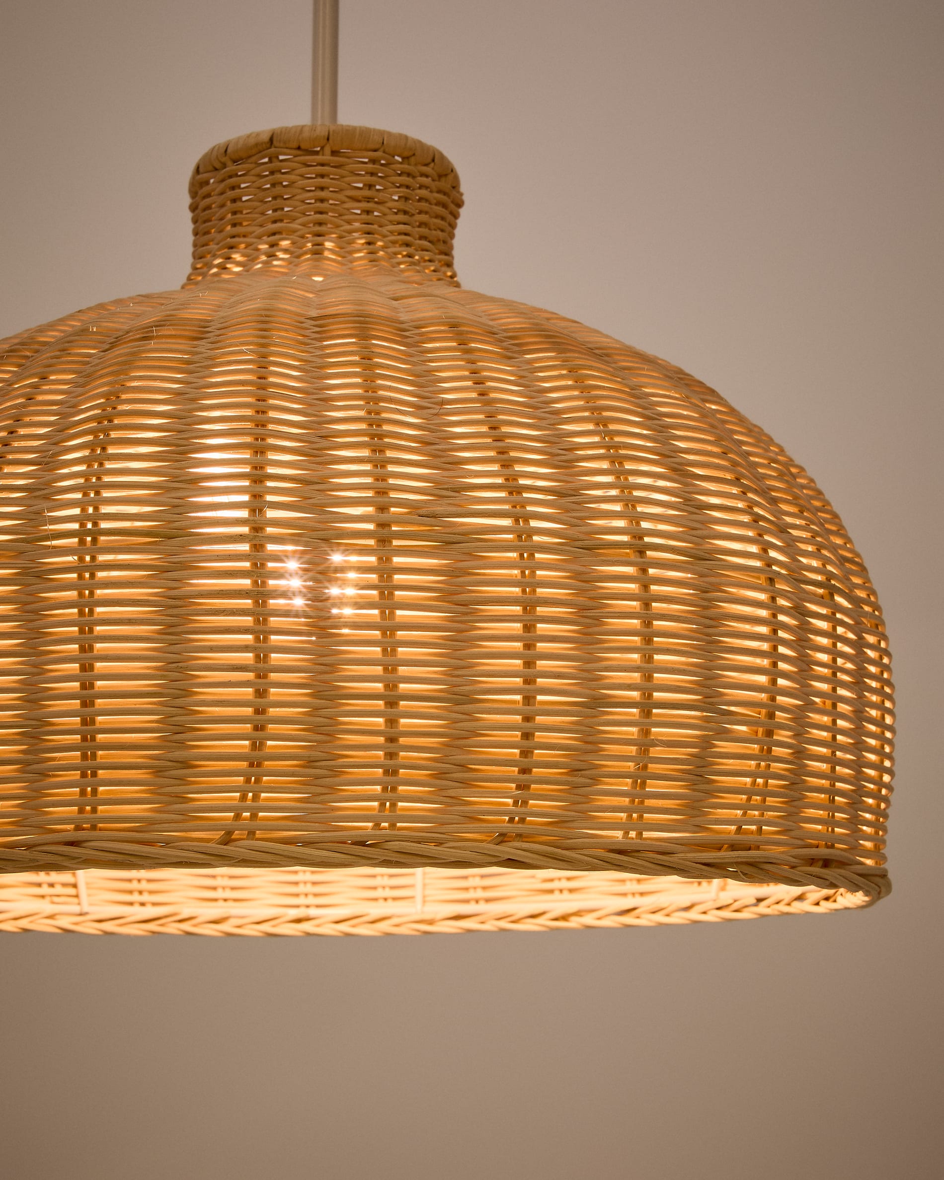 Ennia rattan lamp shade with light finish Ø38cm