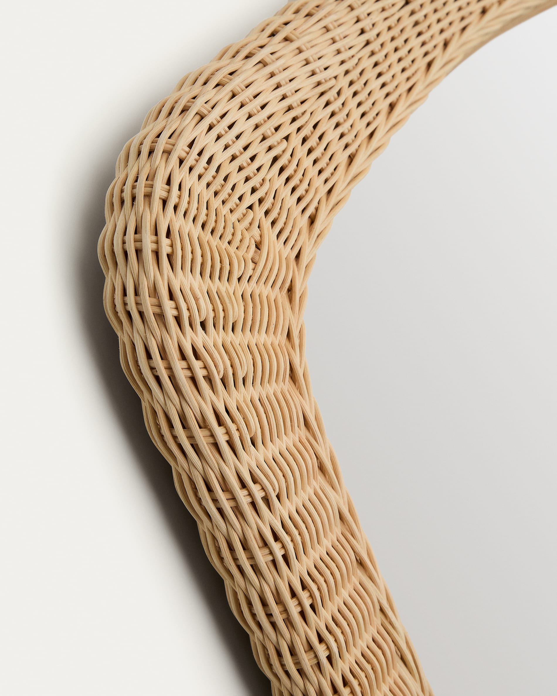Zilna rattan mirror 58 x 79cm