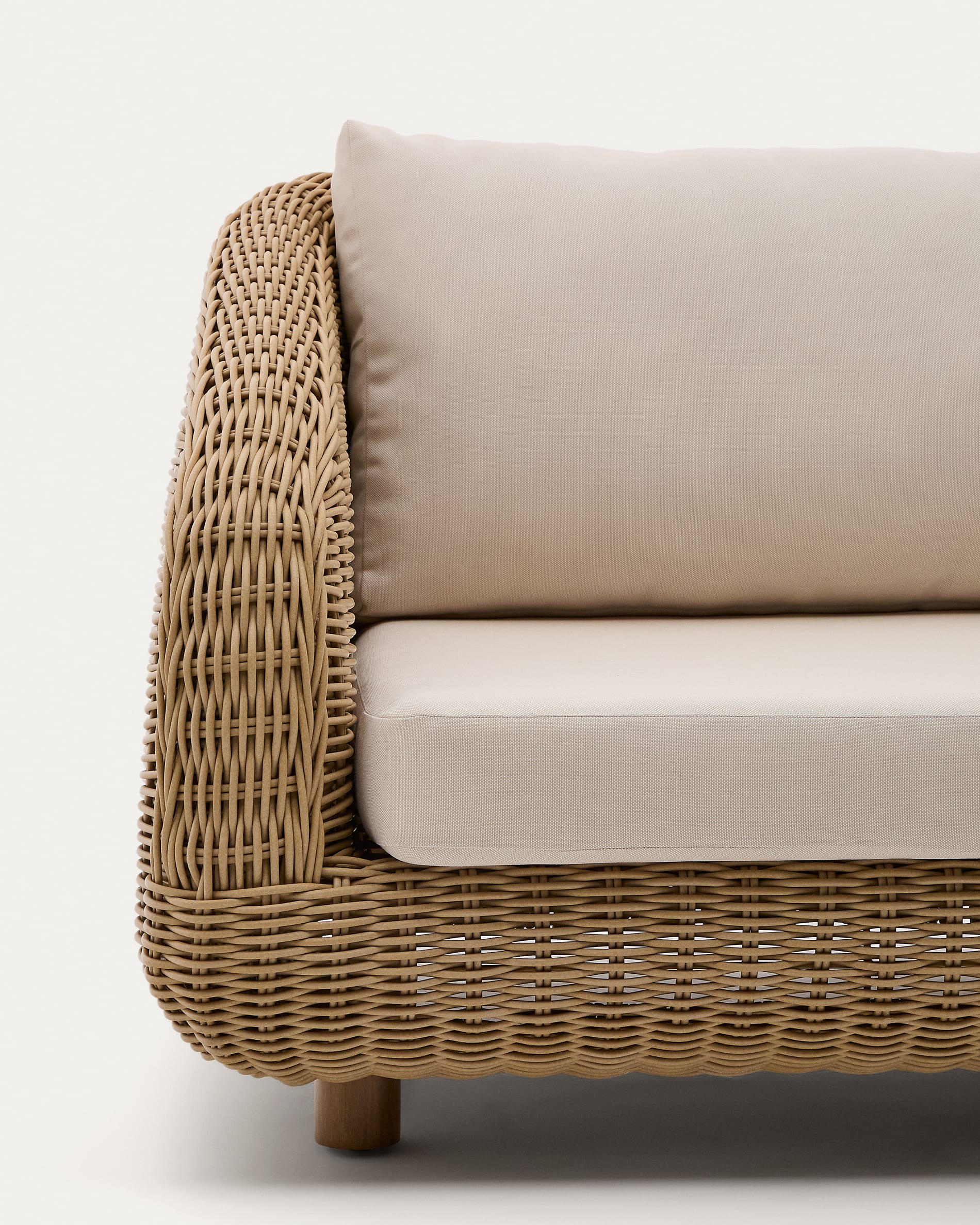 Meria 3-seater sofa in synthetic rattan with FSC 100% solid acacia wood legs 208cm