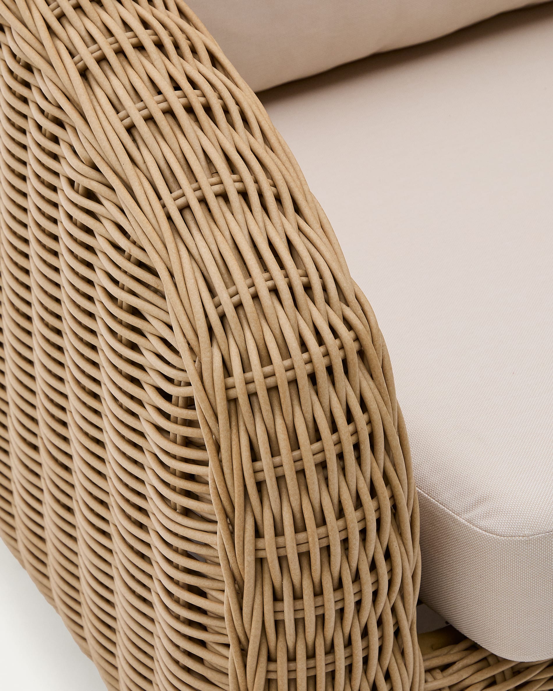 Meria 3-seater sofa in synthetic rattan with FSC 100% solid acacia wood legs 208cm