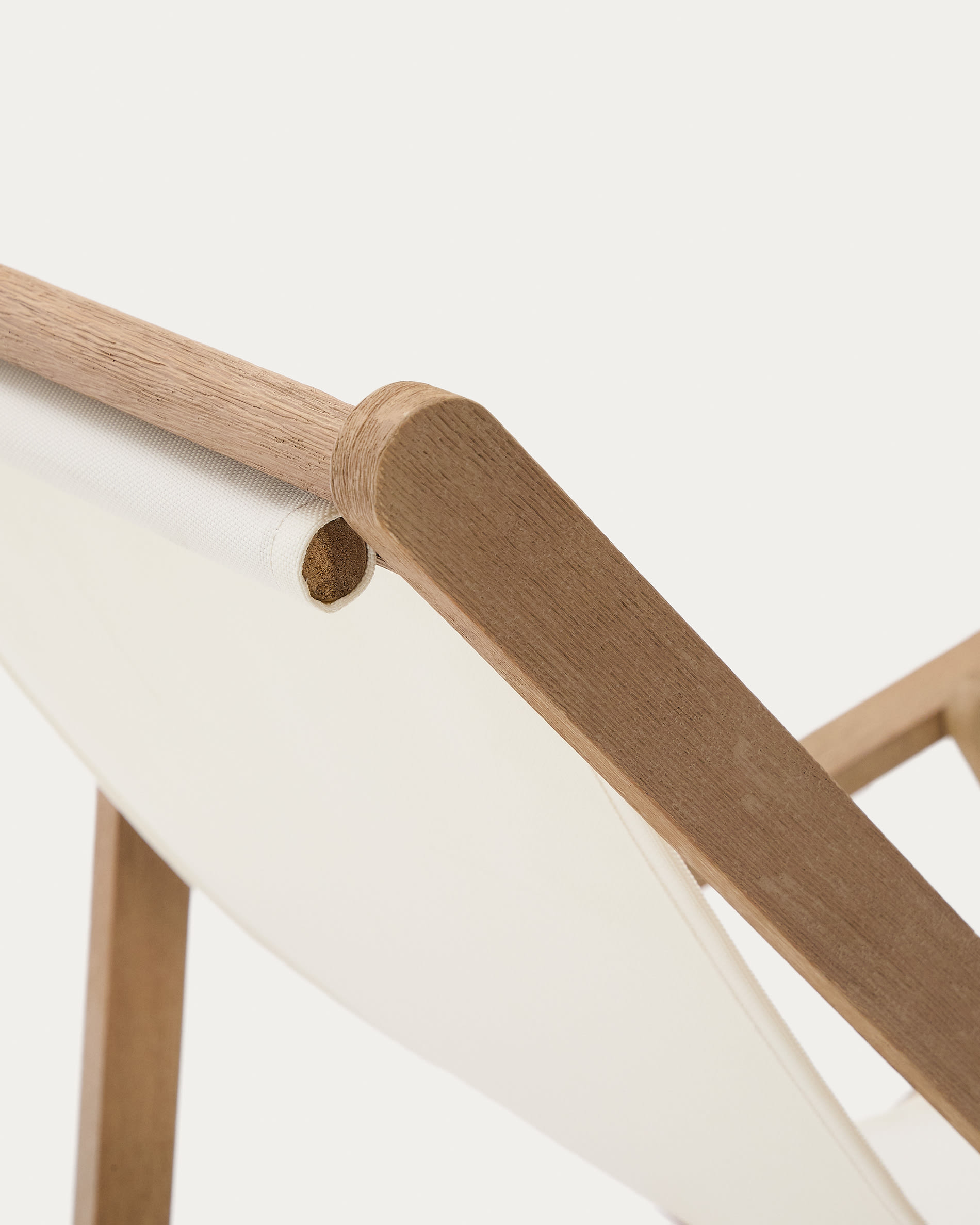 Vilara white outdoor folding deck chair made of FSC 100% solid acacia wood
