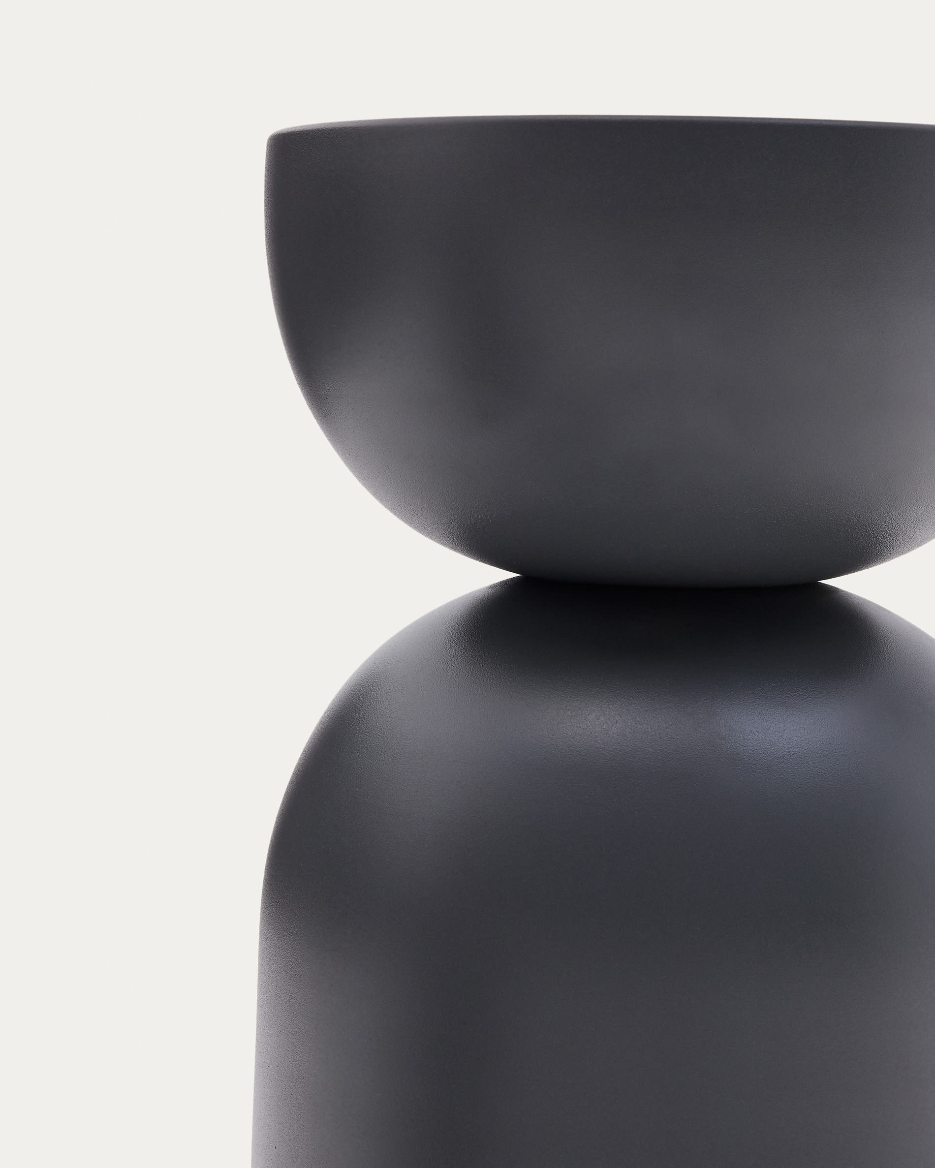 Side table Rachell made of metal with a grey painted finish Ø30 cm