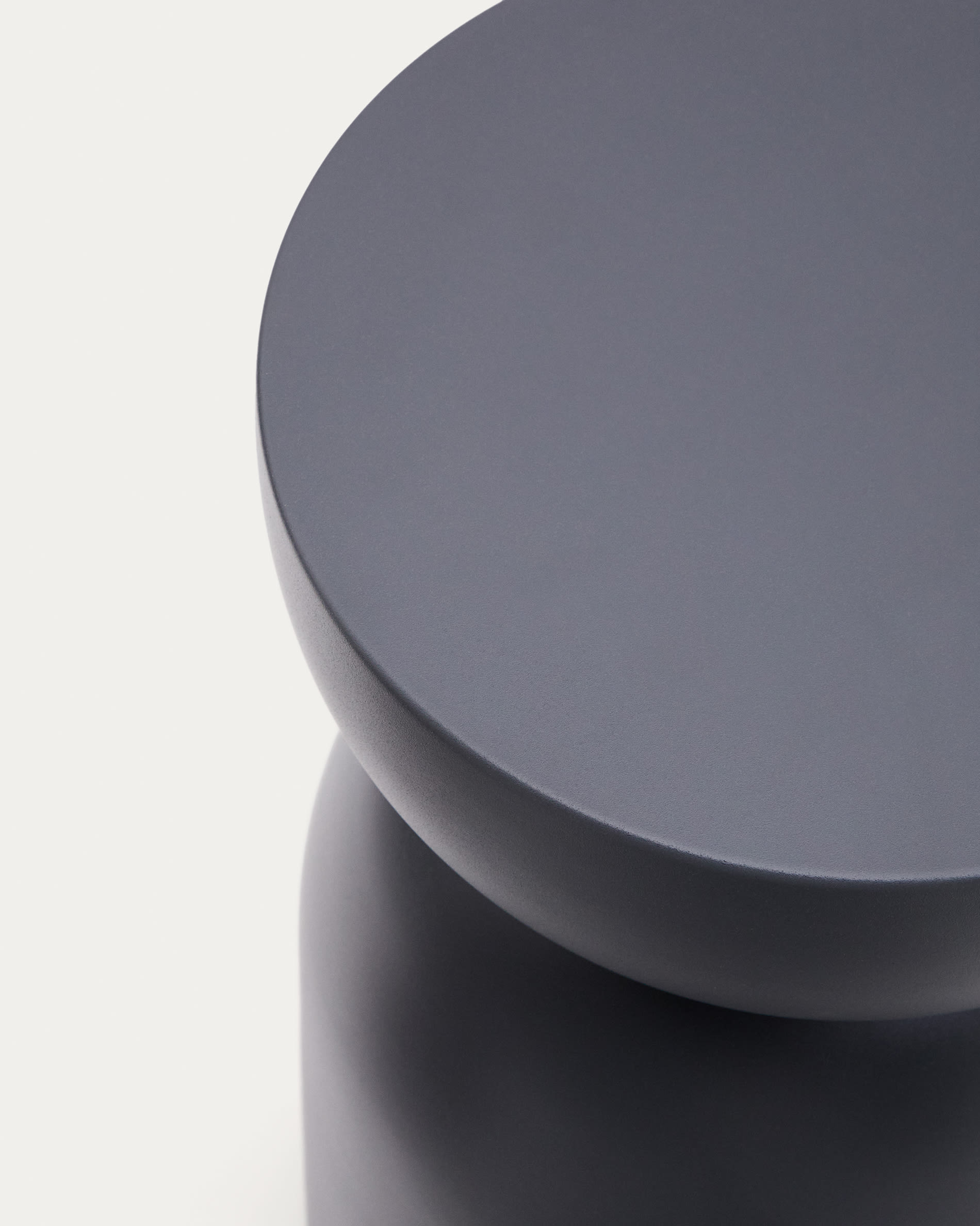 Side table Rachell made of metal with a grey painted finish Ø30 cm