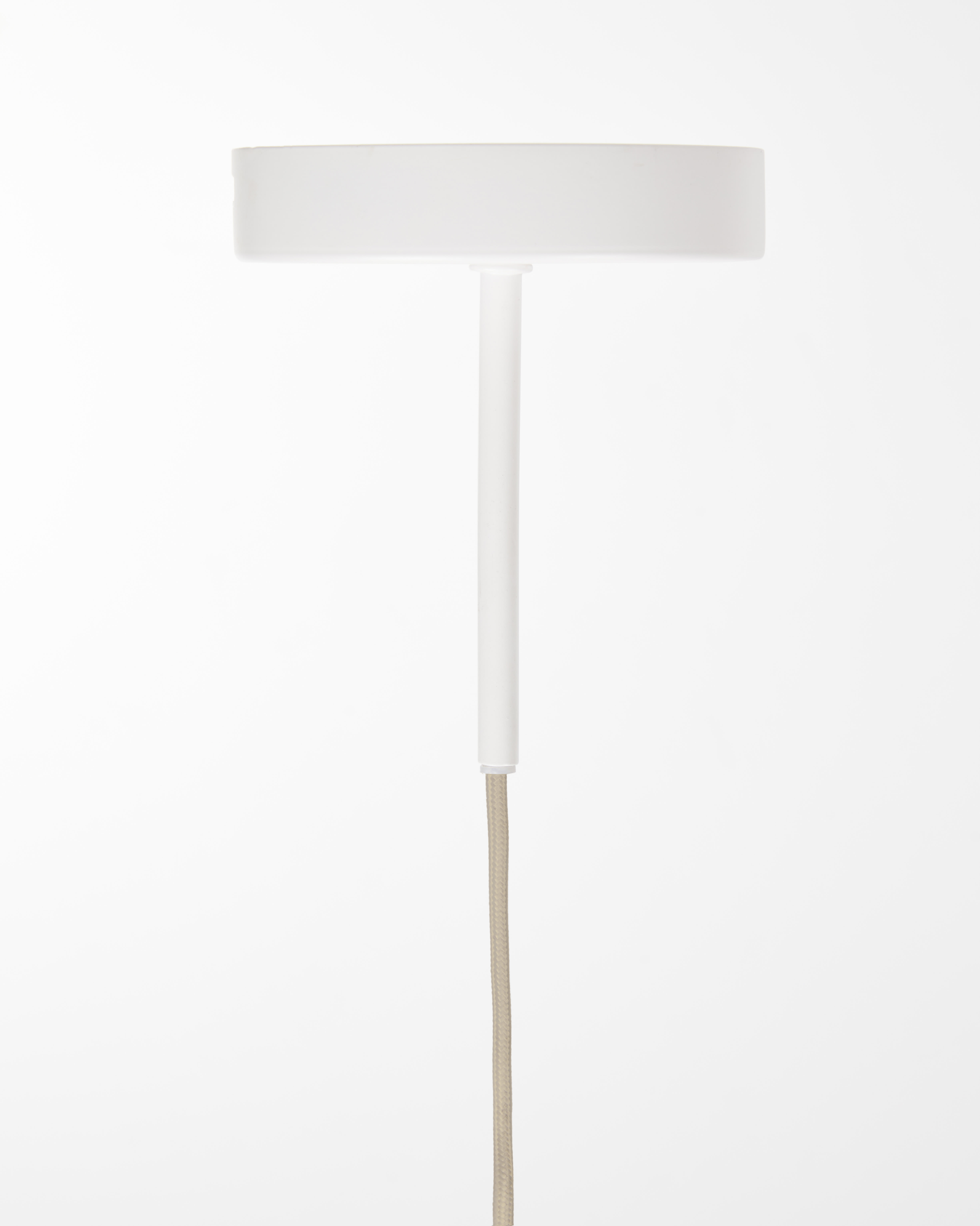 Fluvia metal lamp fitting in a white finish, 150 cm