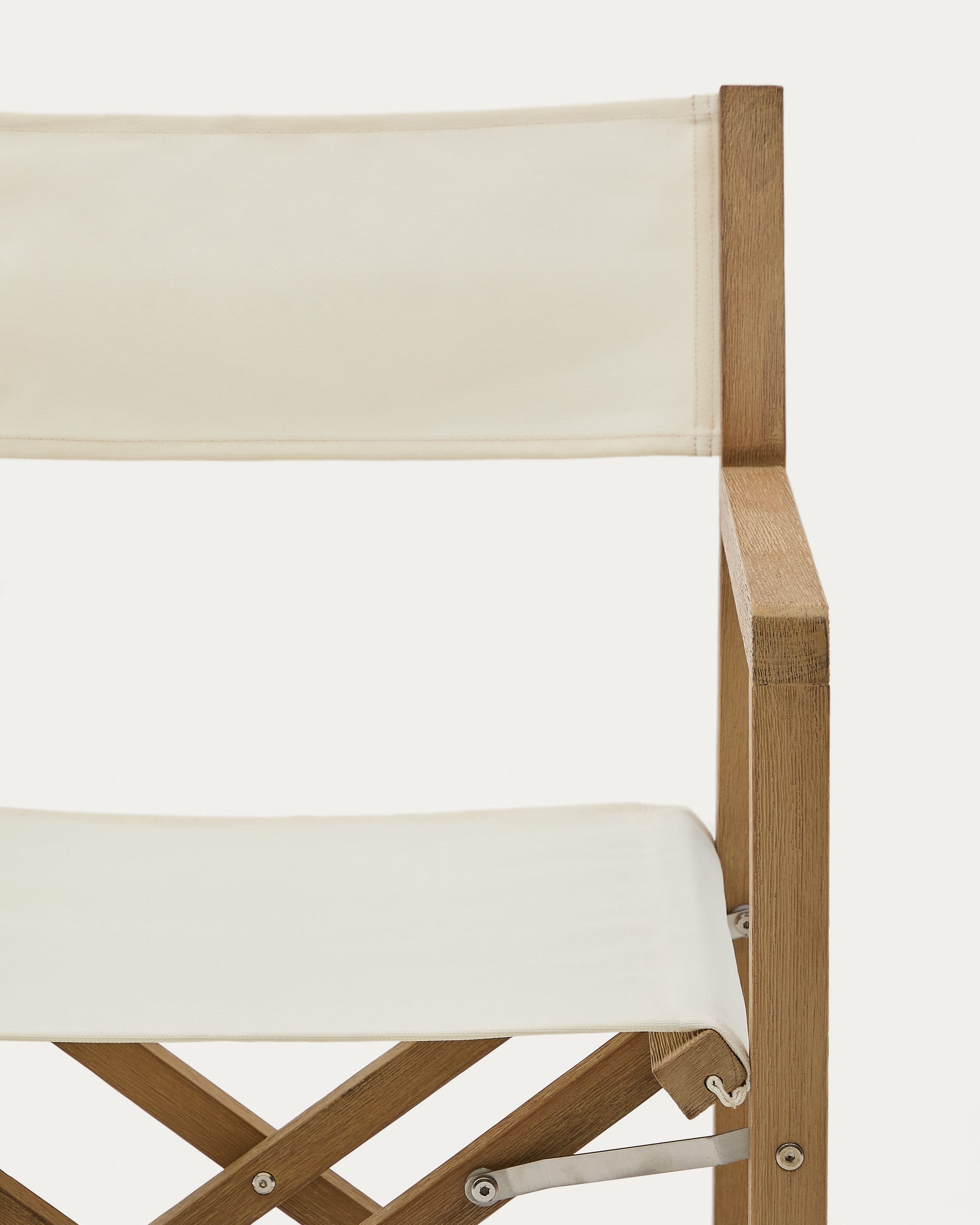 Vilara white outdoor folding chair made of FSC 100% solid acacia wood