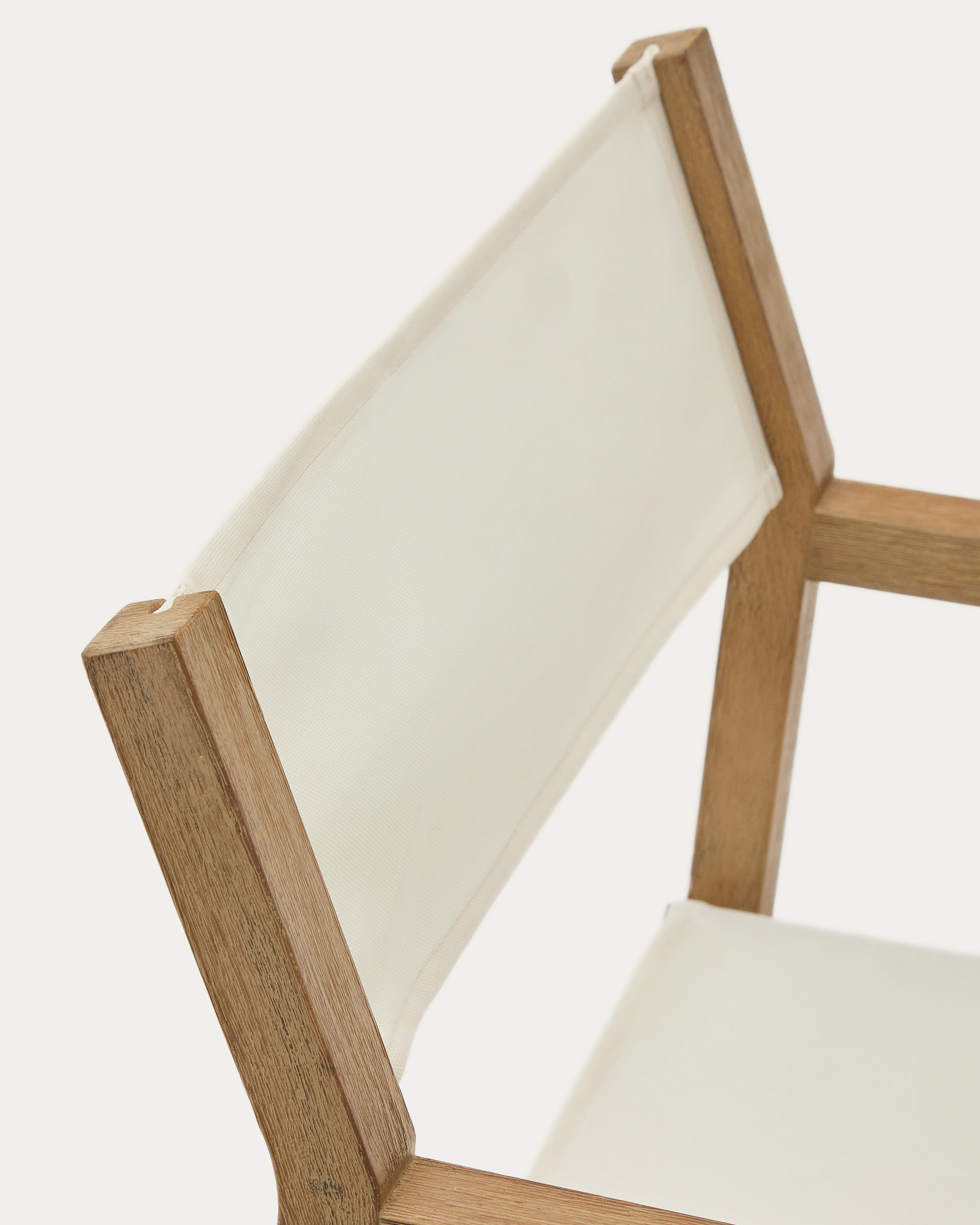 Vilara white outdoor folding chair made of FSC 100% solid acacia wood