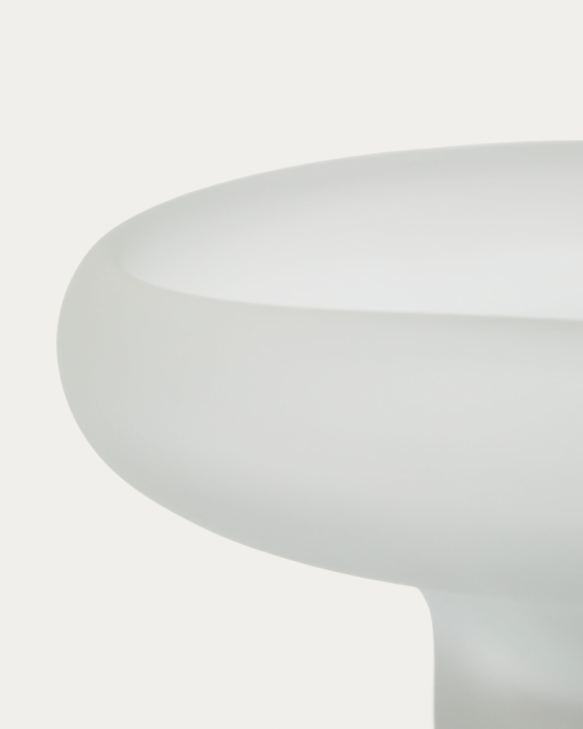 Ondaro frosted glass centrepiece 15cm