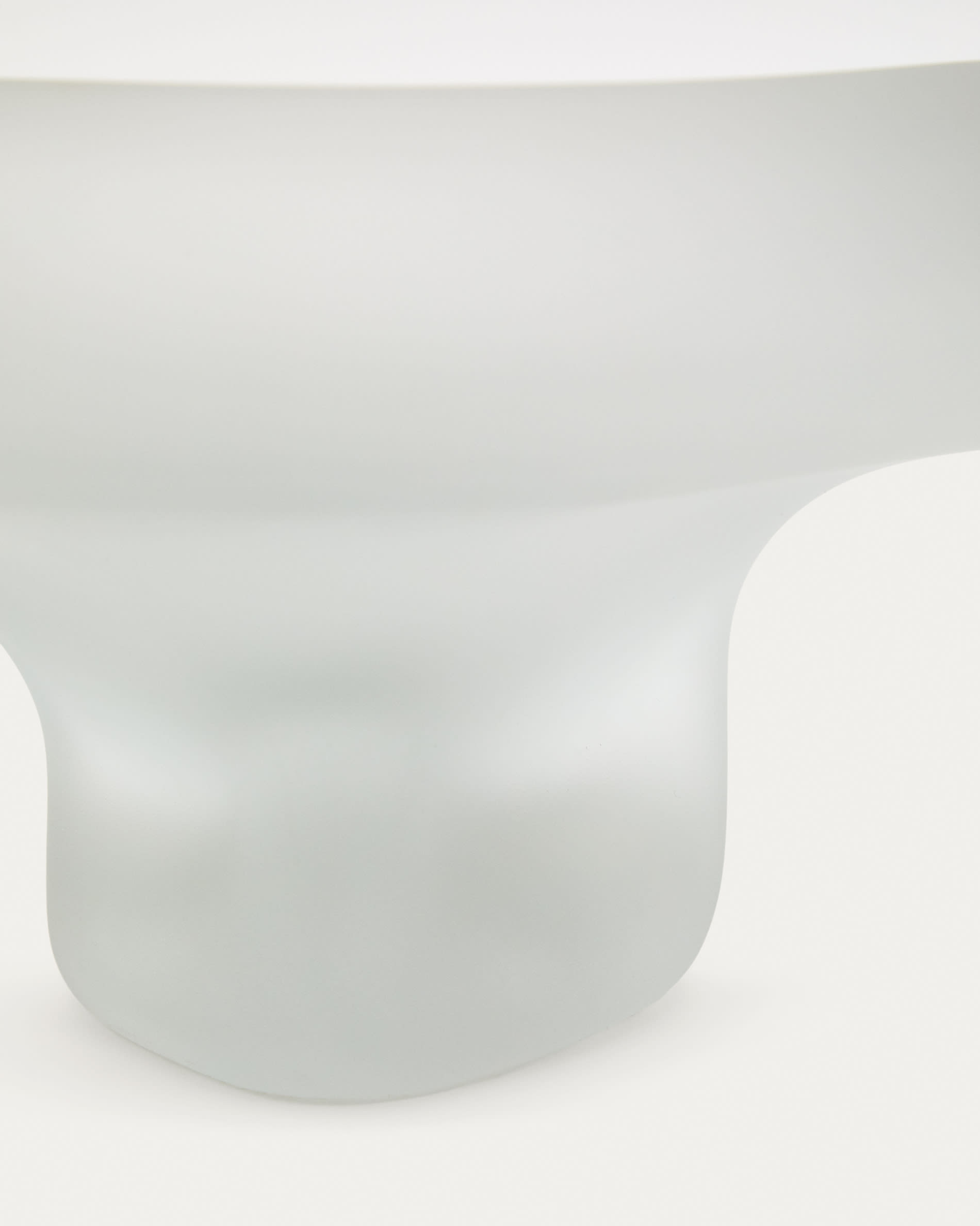 Ondaro frosted glass centrepiece 15cm