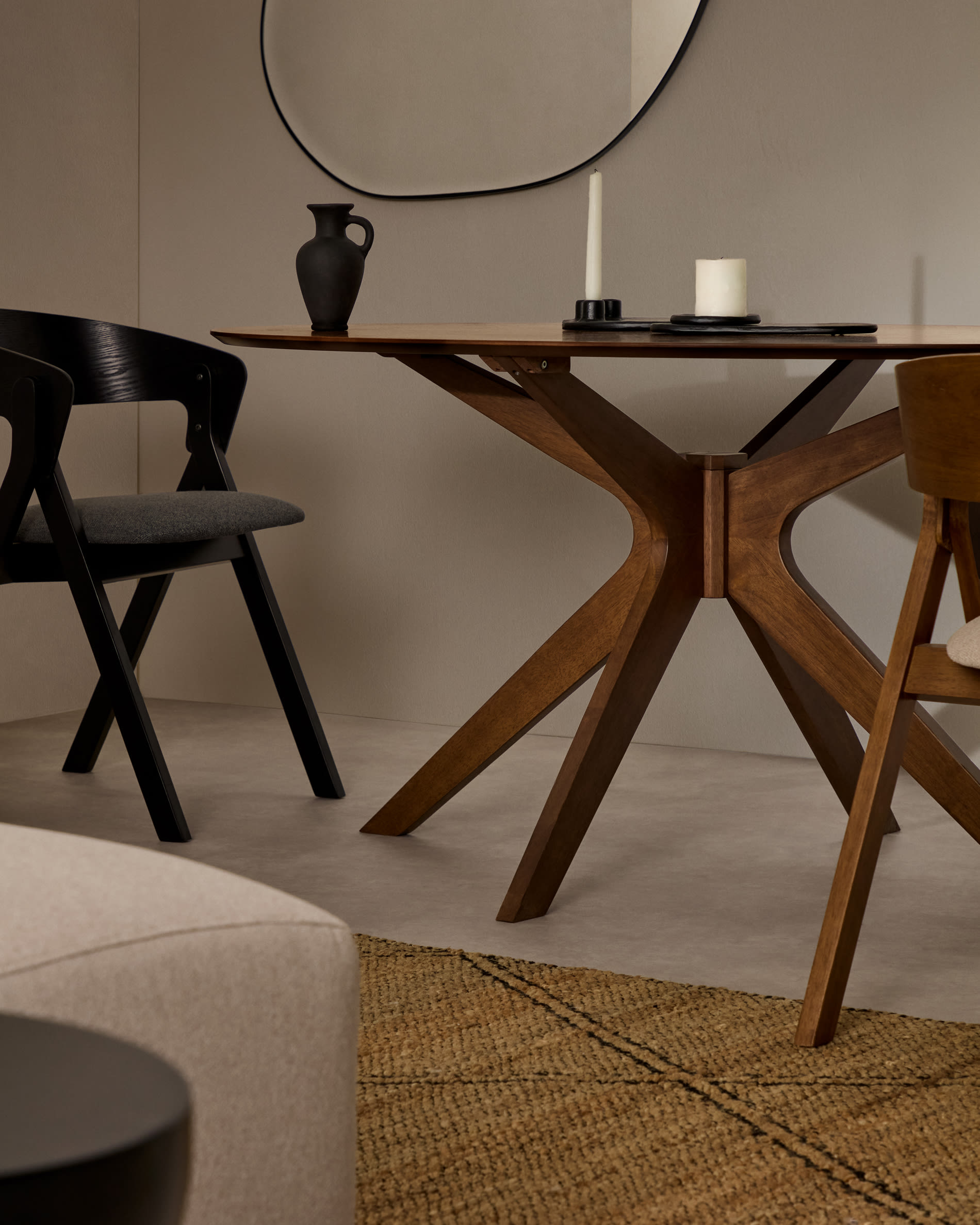 Naanim table in walnut veneer, 180 x 110 cm