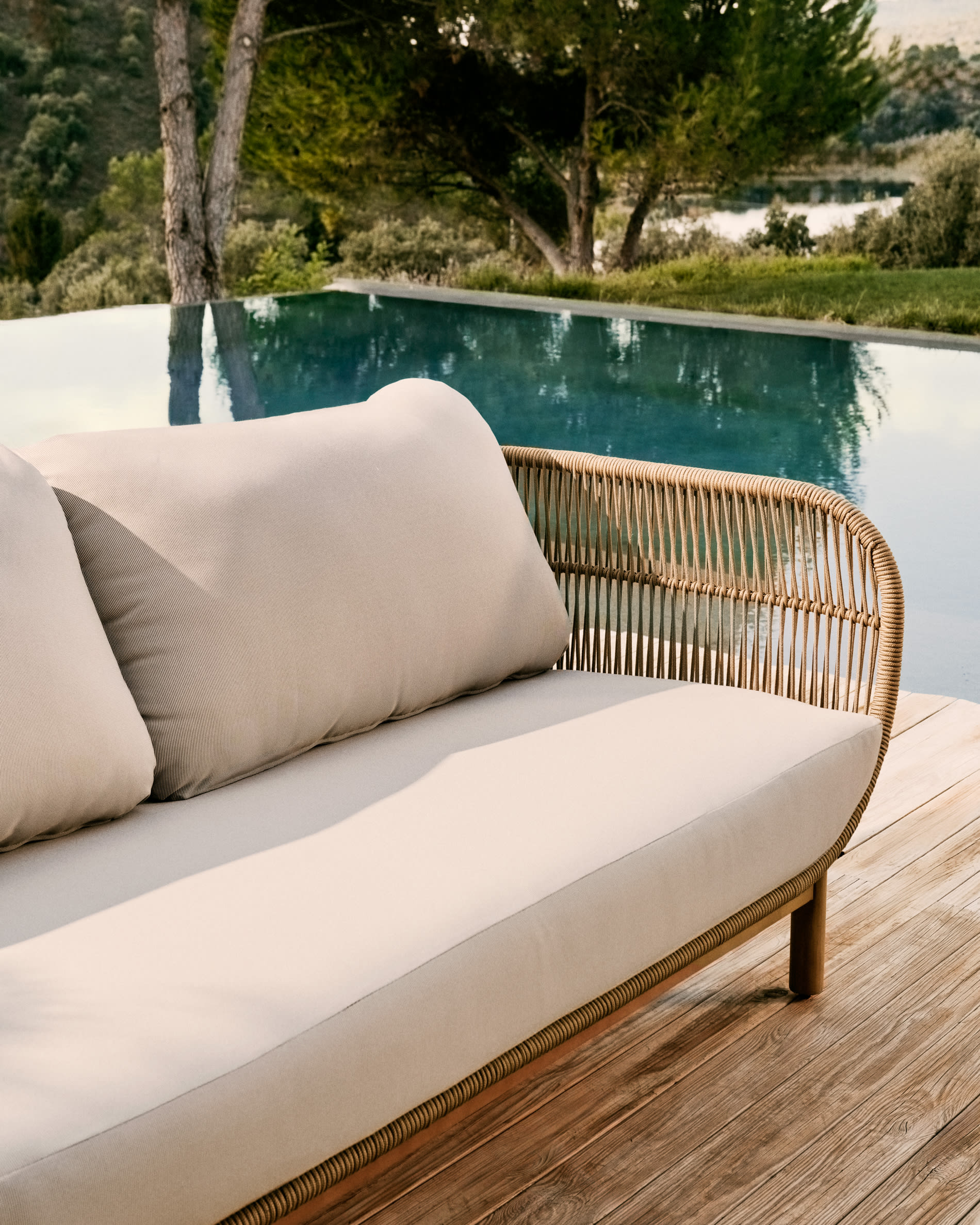 Catalina 3 seater sofa made with beige cord and solid acacia wood, 170 cm FSC 100%