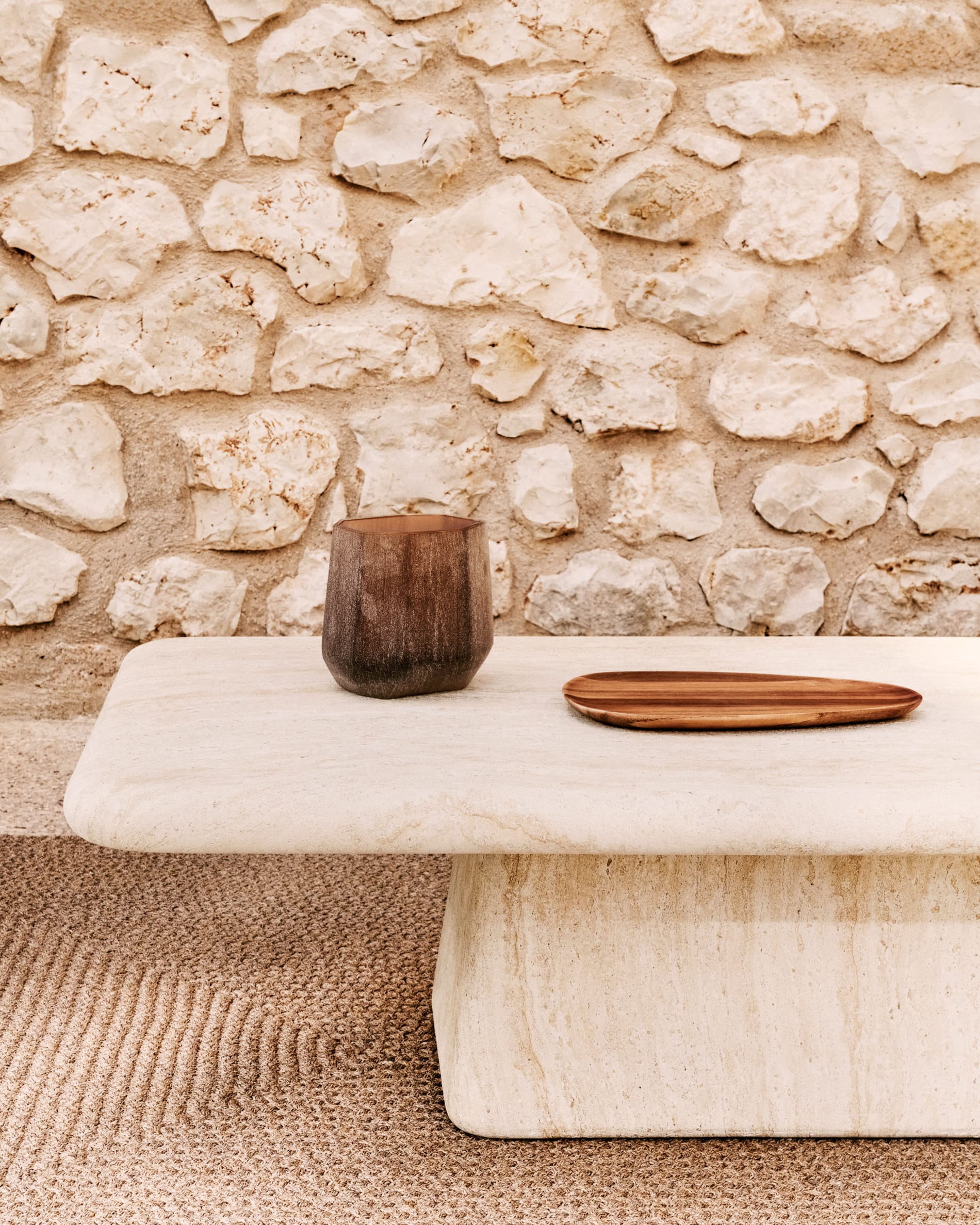 Drasi coffee table in cement with travertine-effect finish 140 x 70cm