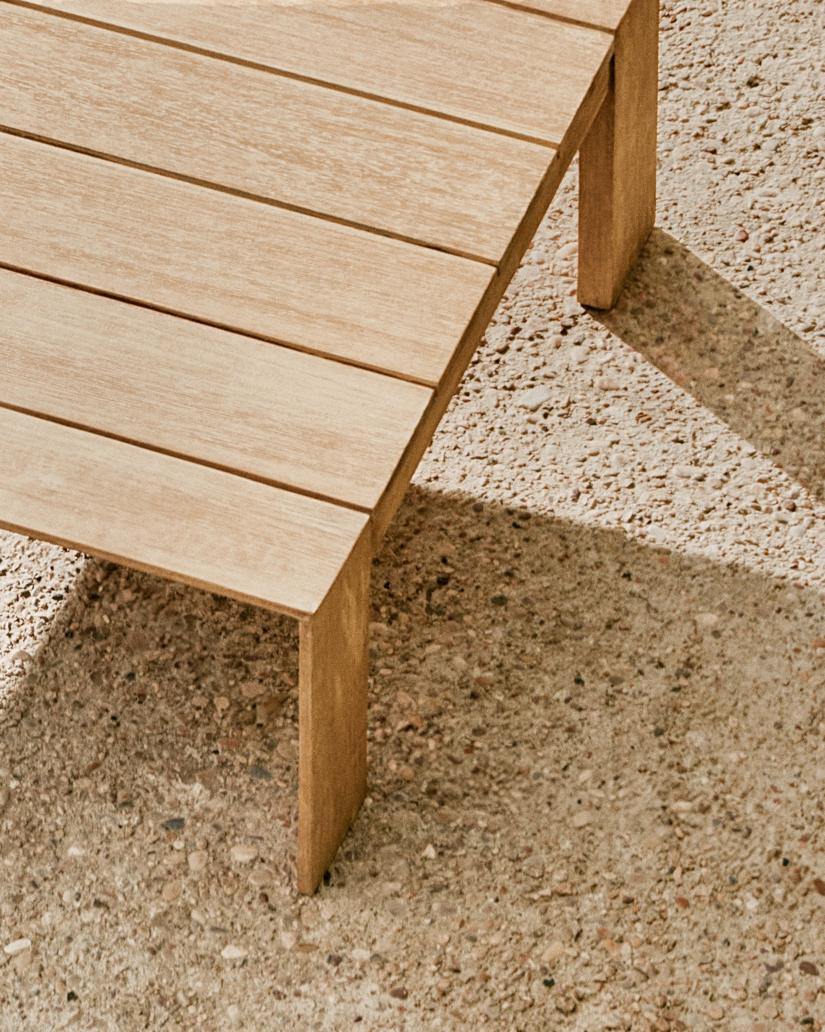 Ambra coffee table in solid acacia wood with light finish 82.5 x 82.5cm FSC 100%
