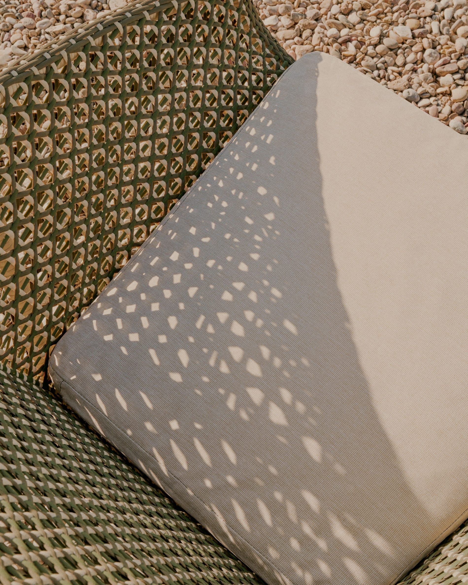 Olbia armchair made of synthetic rattan and FSC 100% solid teak wood
