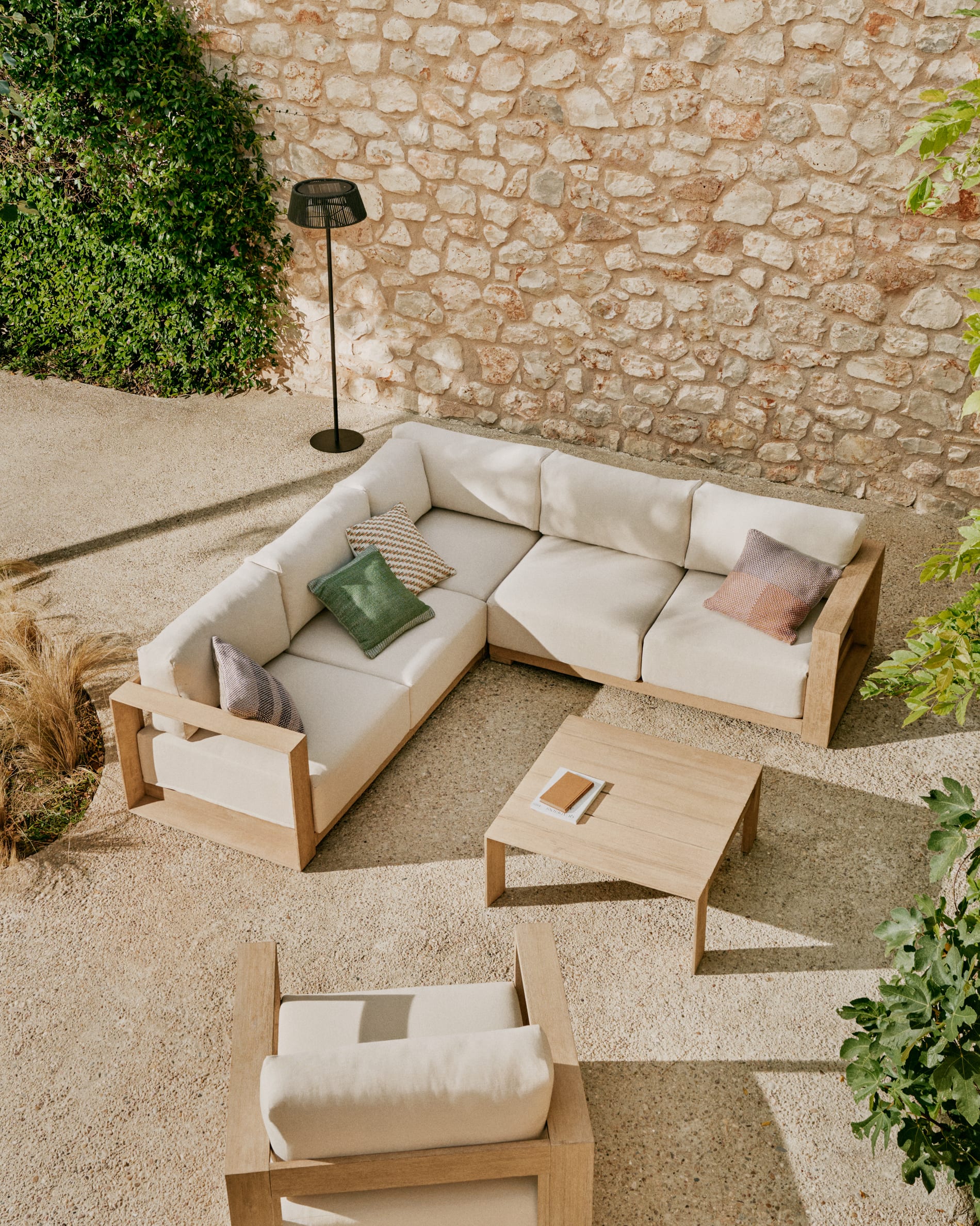 Ambra coffee table in solid acacia wood with light finish 82.5 x 82.5cm FSC 100%