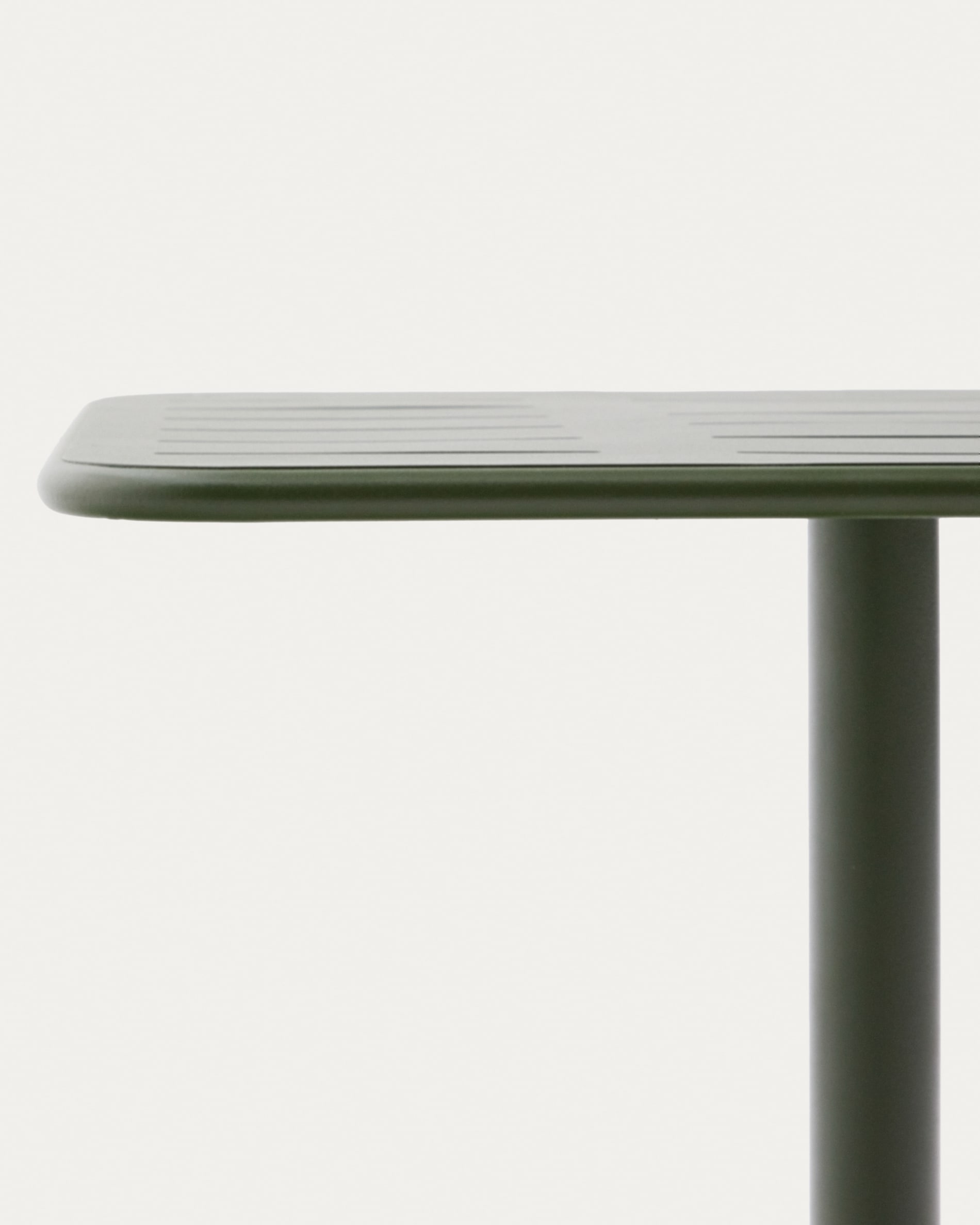 Brai outdoor table in green galvanised steel 70 x 70cm