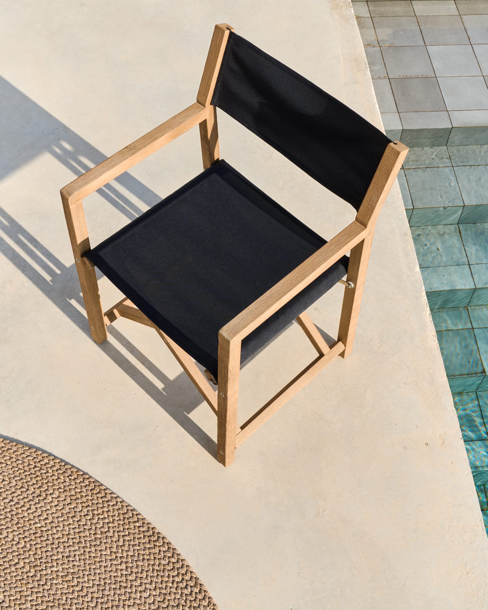 Vilara black outdoor folding chair made of FSC 100% solid acacia wood