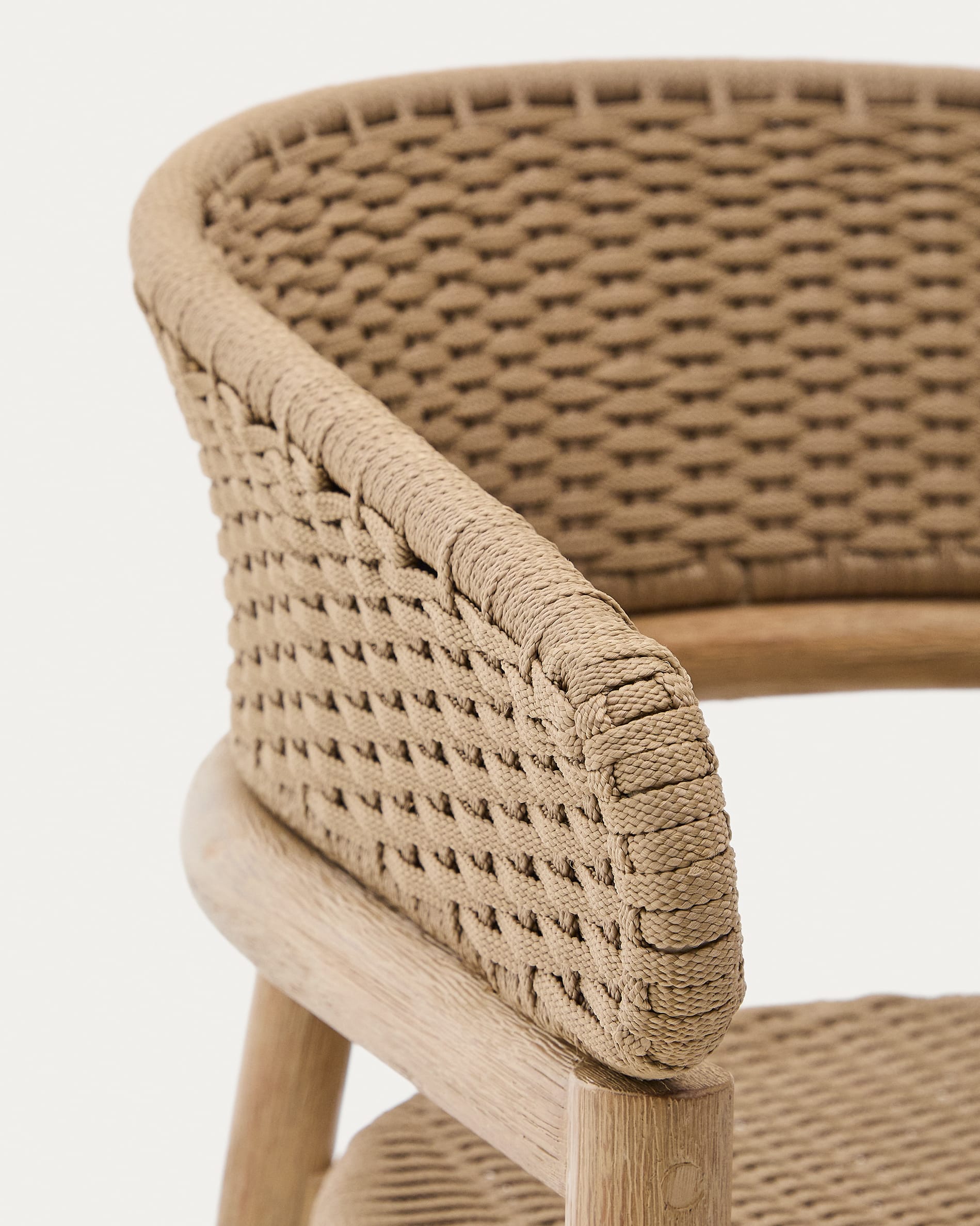 Arinella chair in FSC 100% solid acacia wood with natural finish and beige rope cord