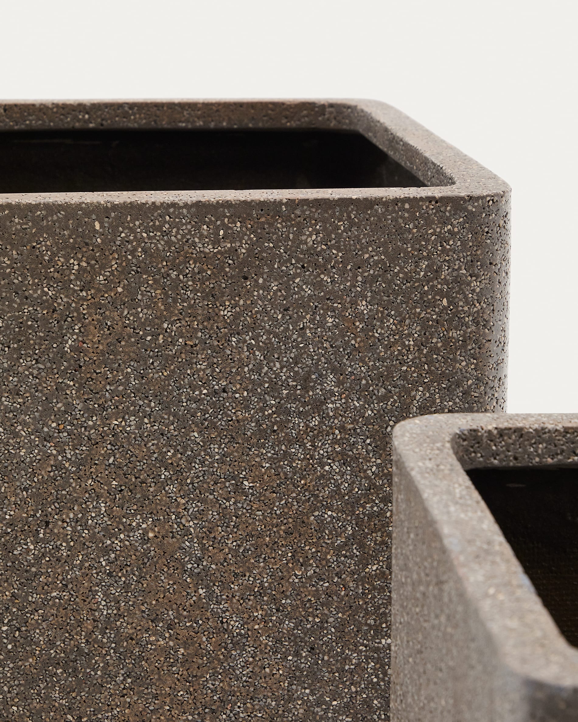 Set of 2 Minoa planters with brown stone effect 44 x 44 cm