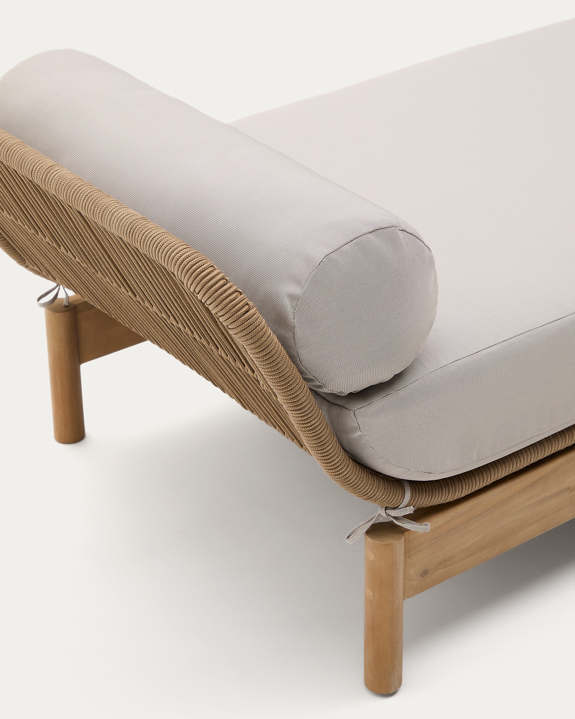 Catalina sun lounger, in beige cord and solid FSC 100% acacia wood
