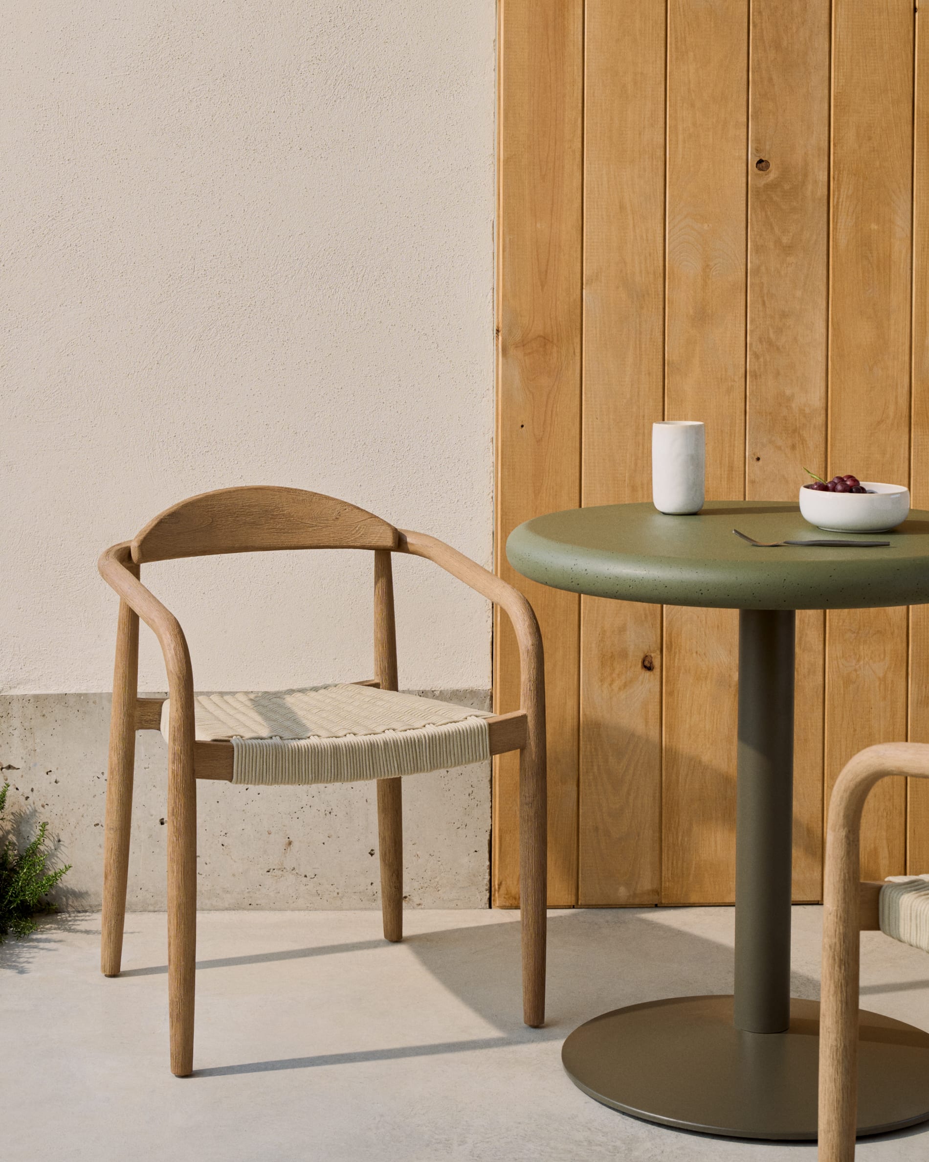 Nina stackable chair in FSC 100% solid acacia wood and ecru rope cord