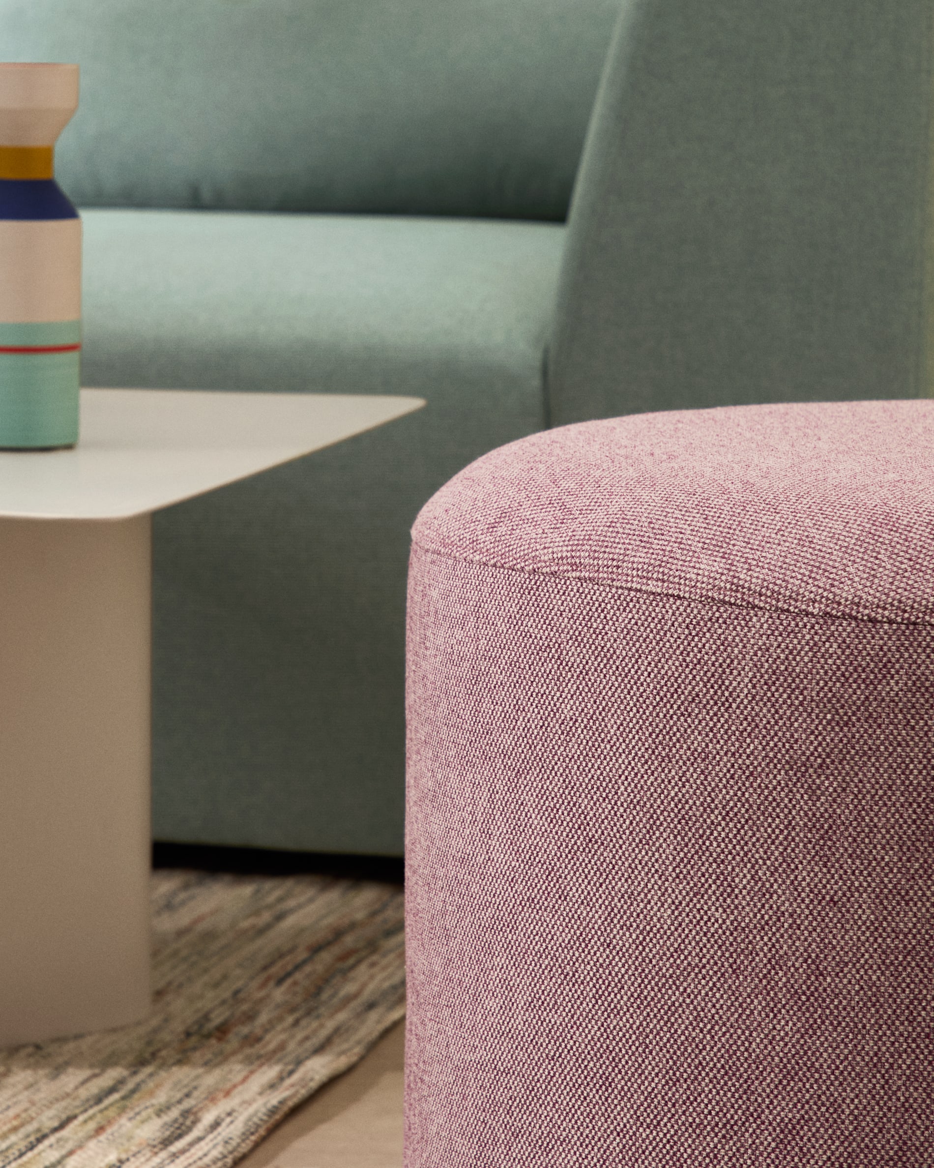 Kaeli purple footrest with removable cover Ø60cm