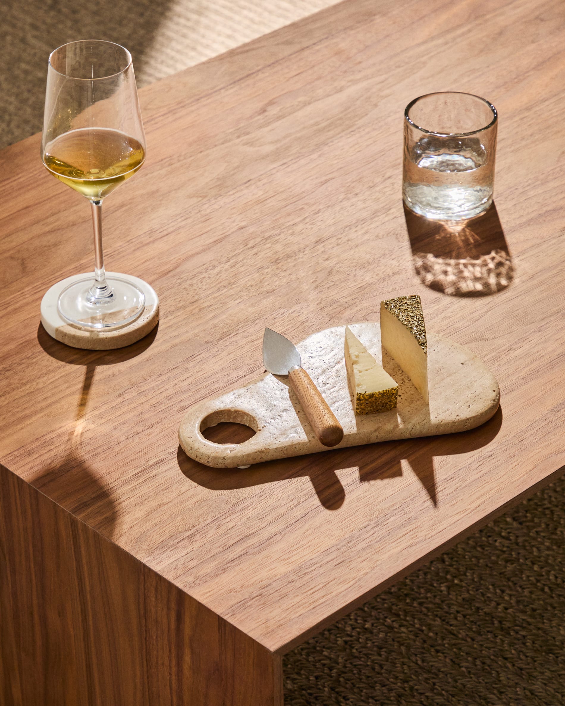 Zera serving board in beige travertine