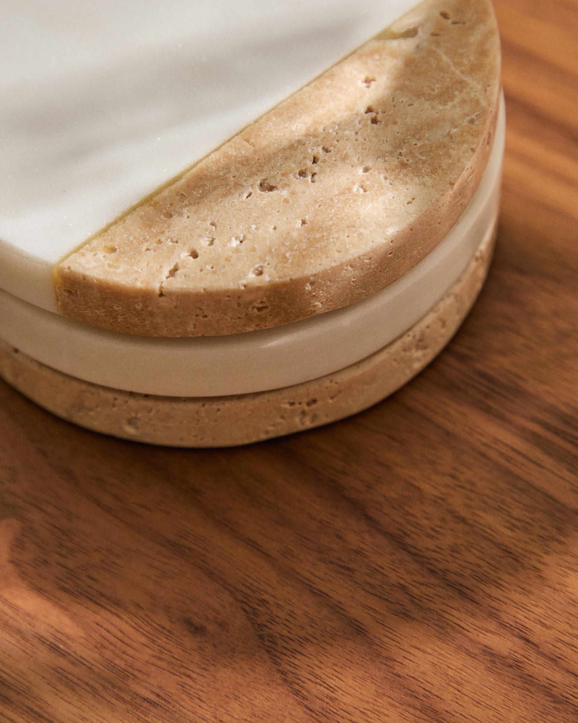 Nivol set of 4 coasters in white marble and travertine