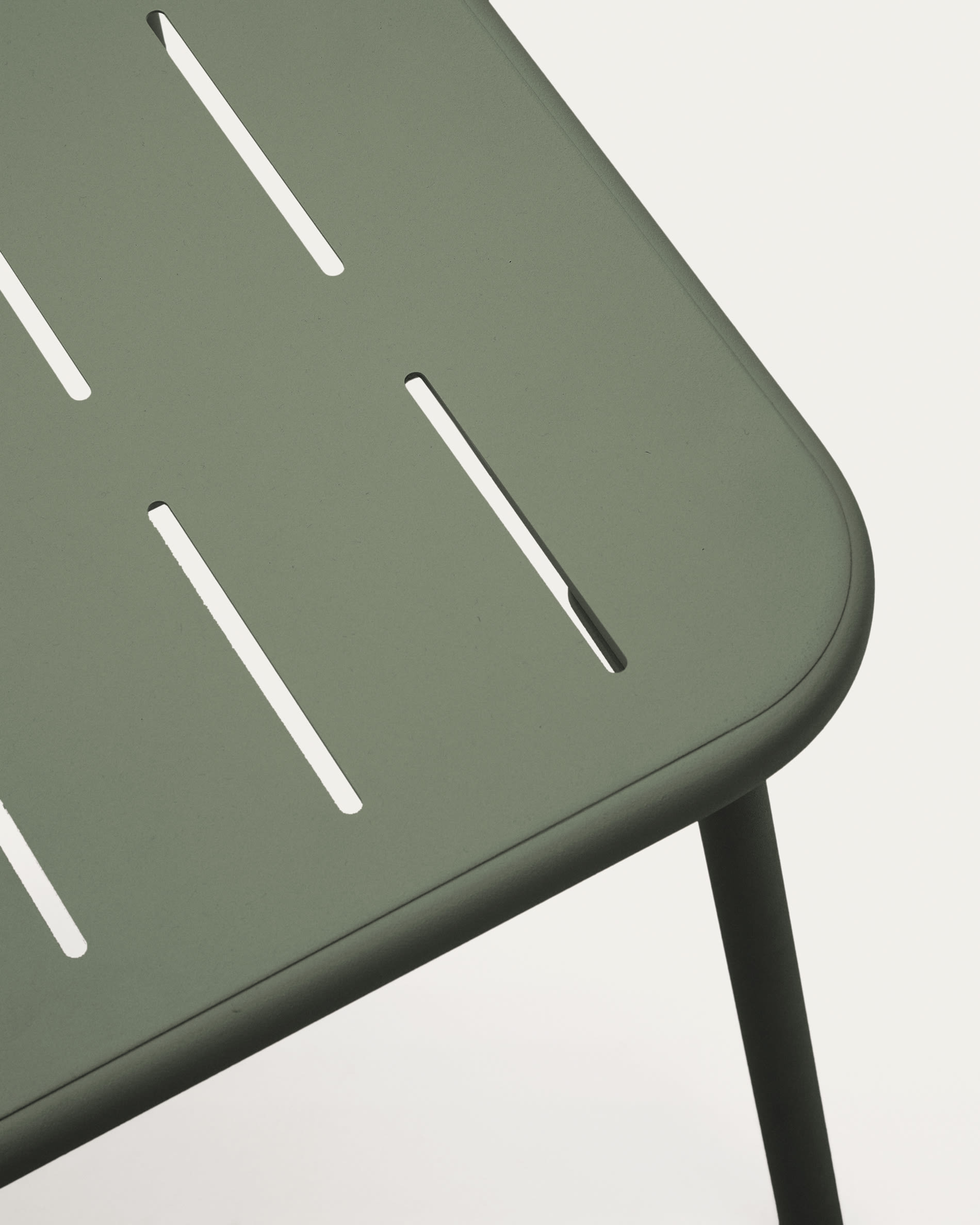 Zivia outdoor coffee table in green galvanised steel 90 x 50cm