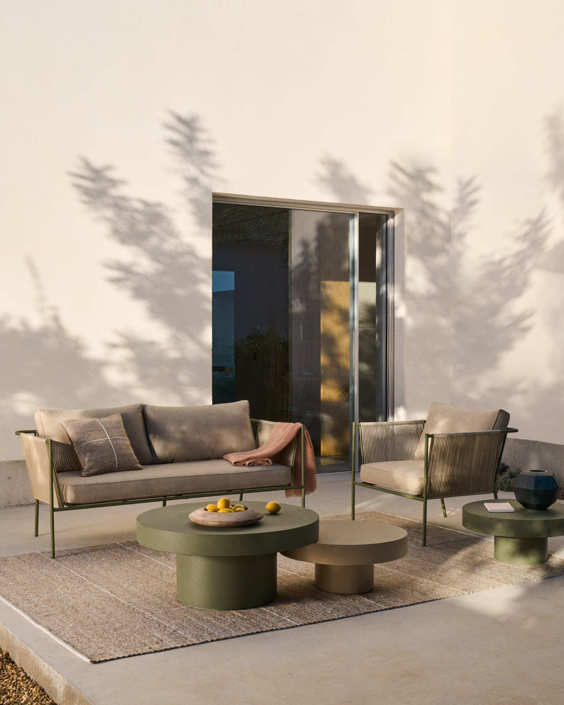 Zivia outdoor armchair in ecru rope cord and green galvanised steel